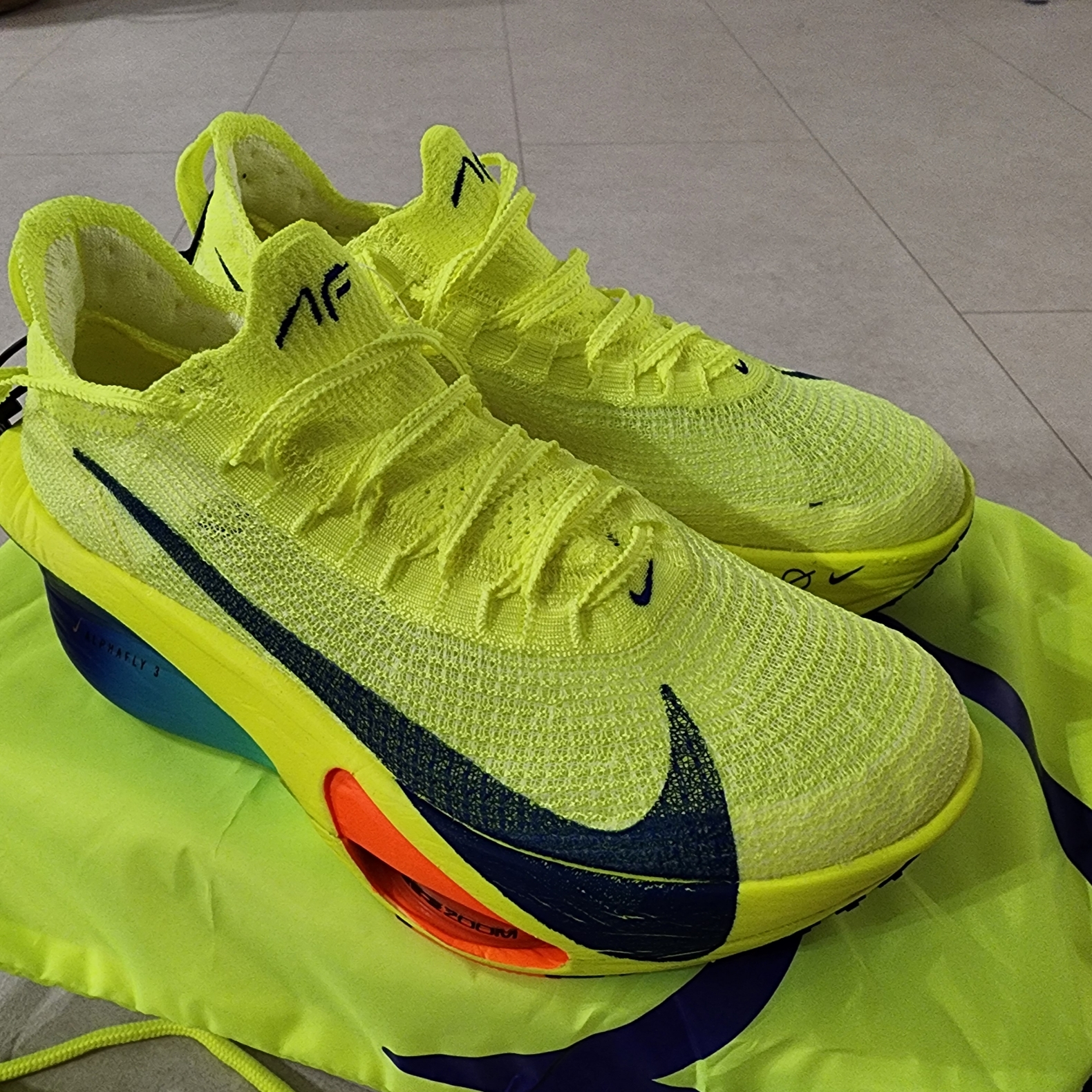 Nike Air Zoom Alphafly Next% 3 Volt 착용 스타일