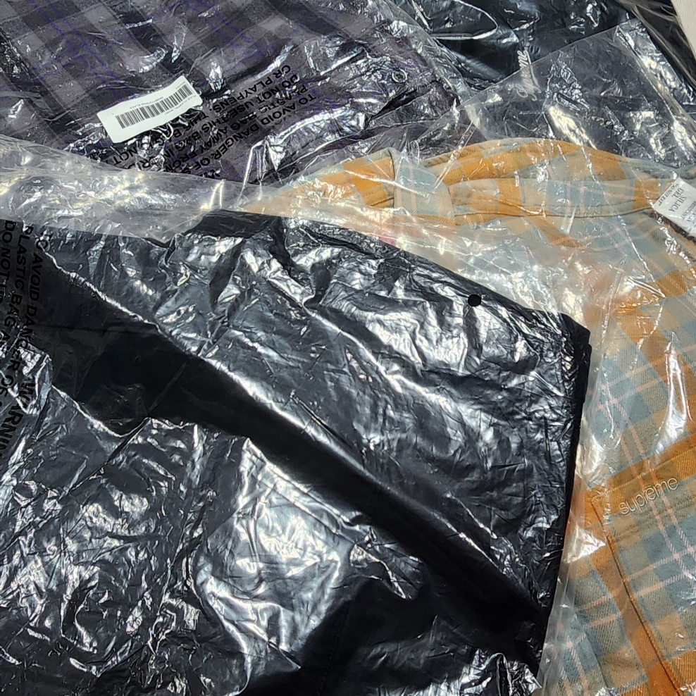 Supreme Plaid Flannel Shirt Black - 24SS, Supreme Cotton Cinch Pant Black - 24SS 착용 스타일