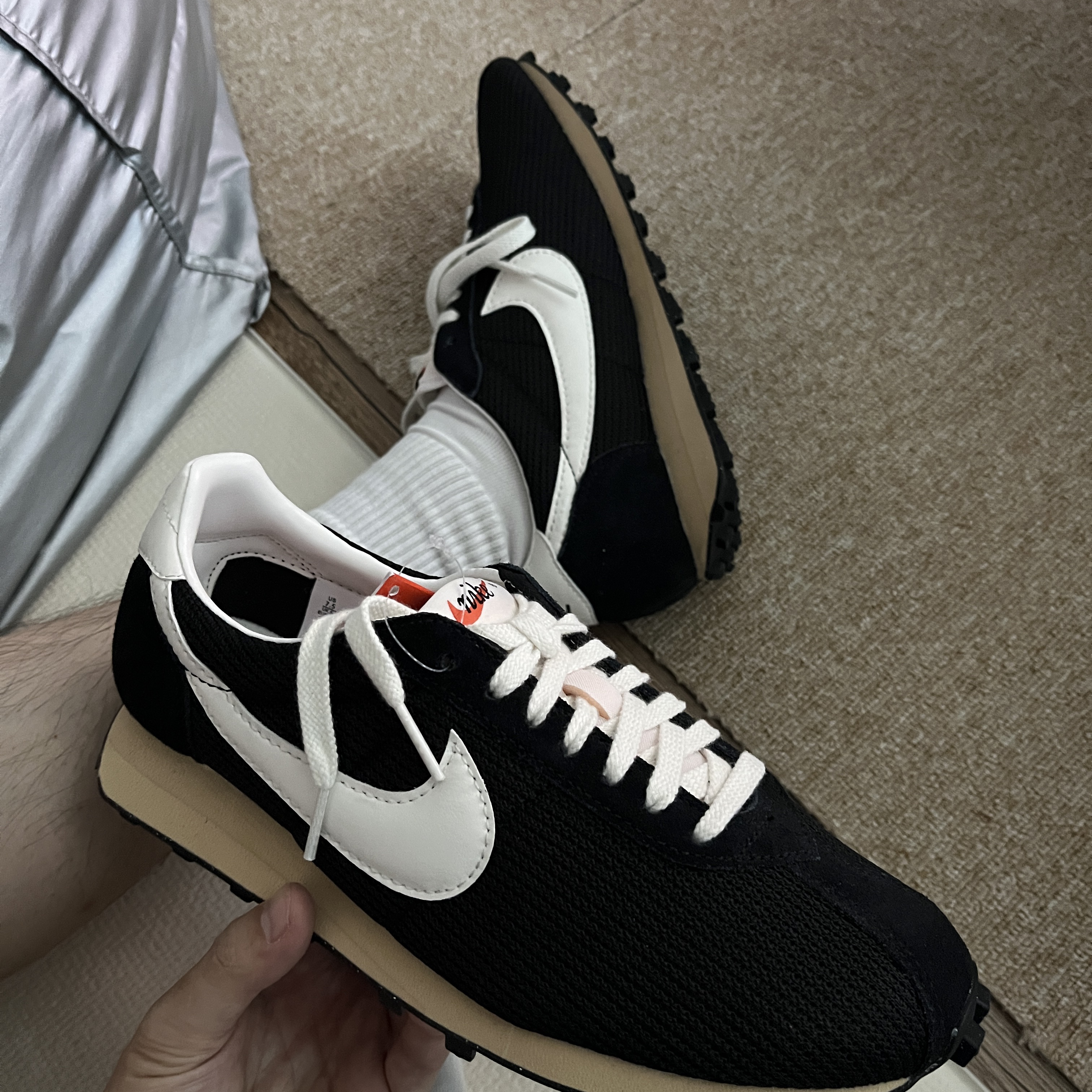 Nike LD-1000 SP Black and Sail 착용 스타일 - 1