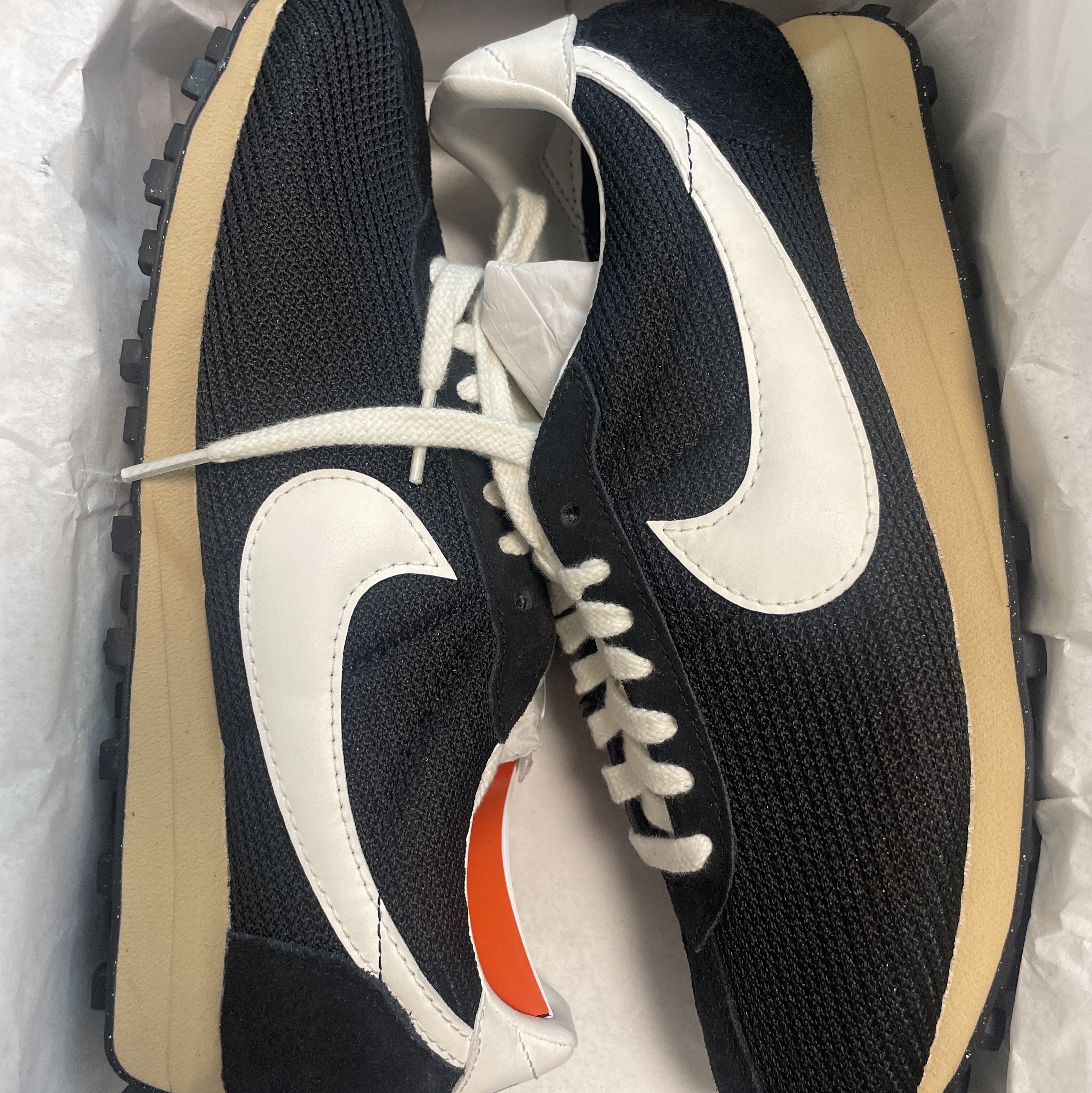 Nike LD-1000 SP Black and Sail 착용 스타일