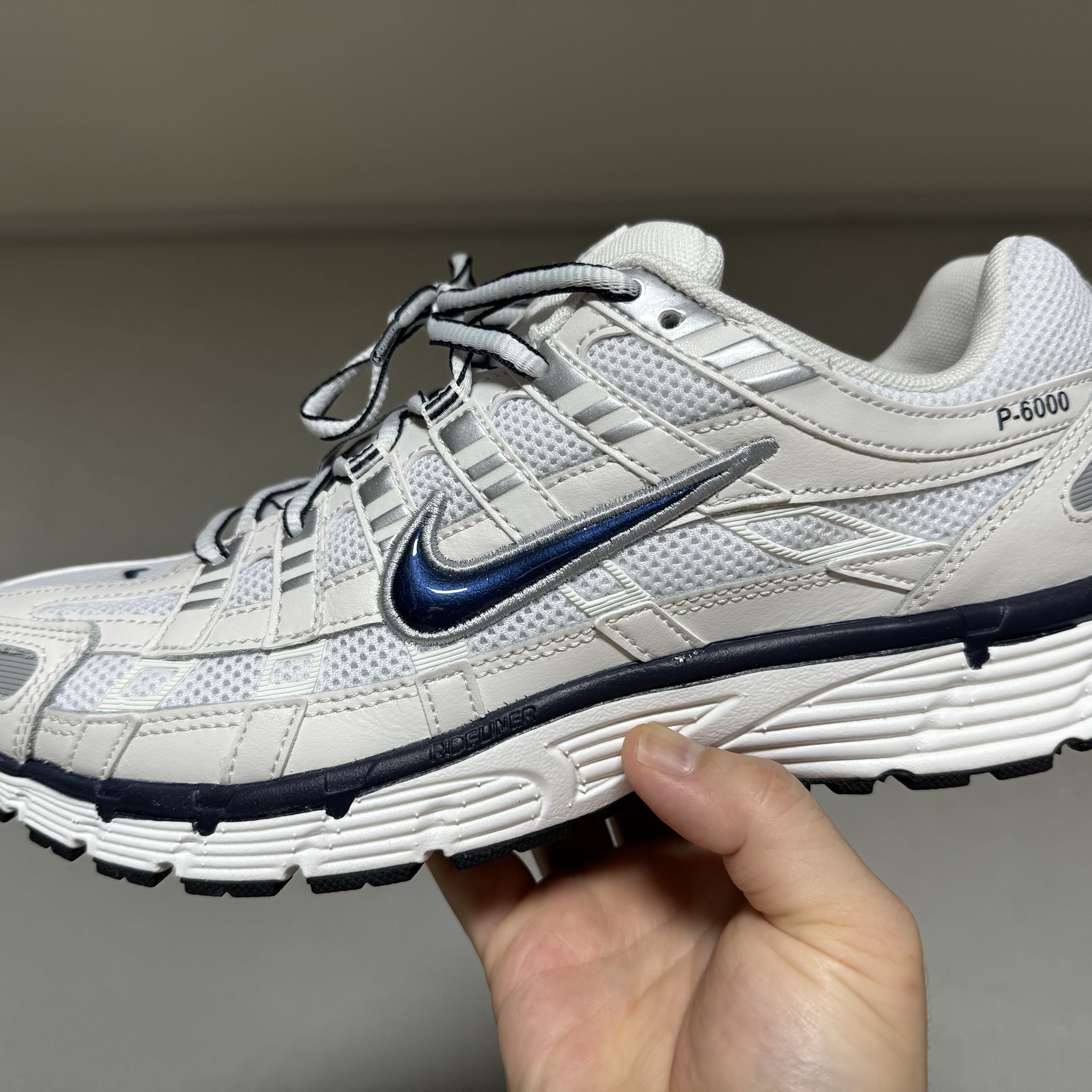 Nike P-6000 Phantom Summit White 착용 스타일 - 3