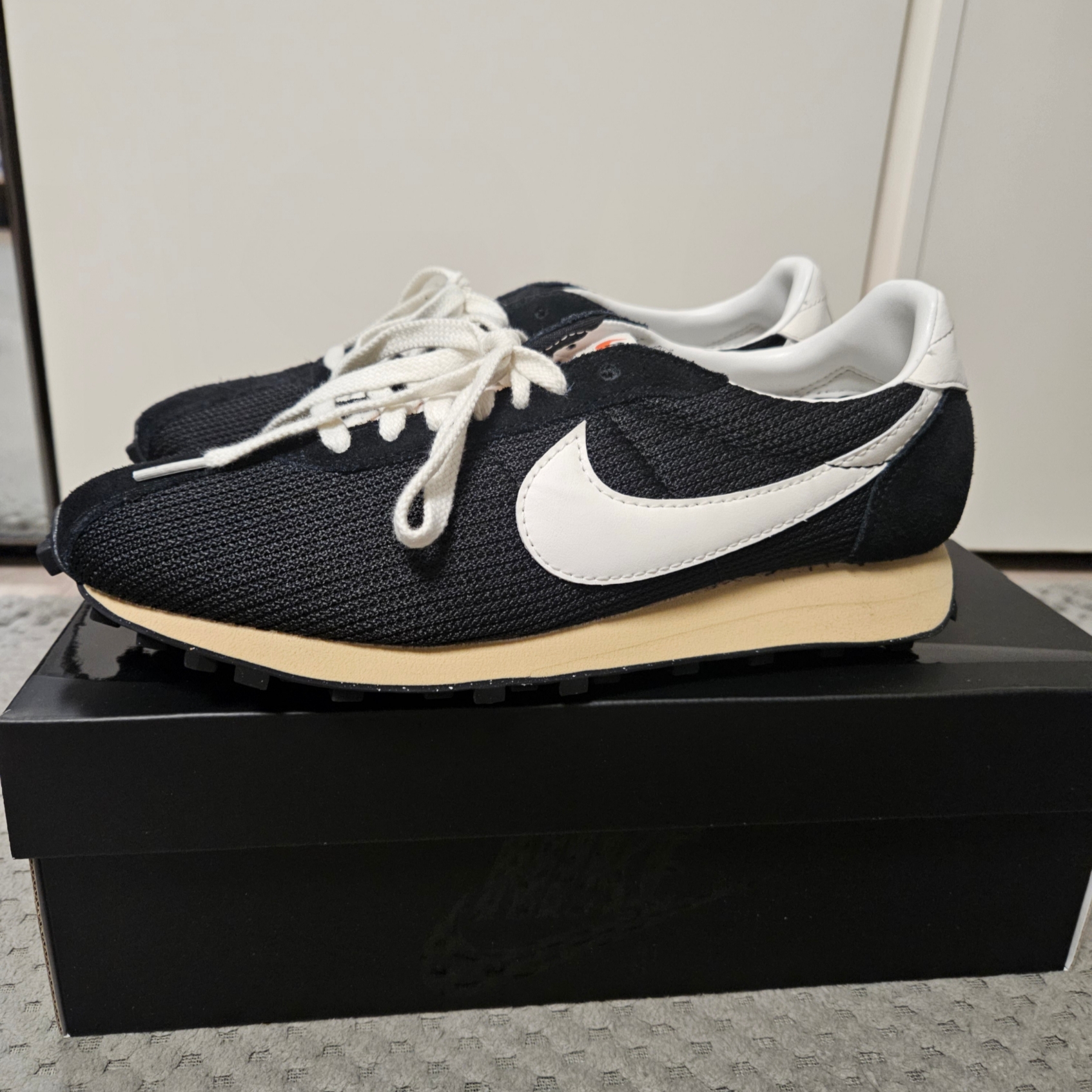 Nike LD-1000 SP Black and Sail 착용 스타일 - 2