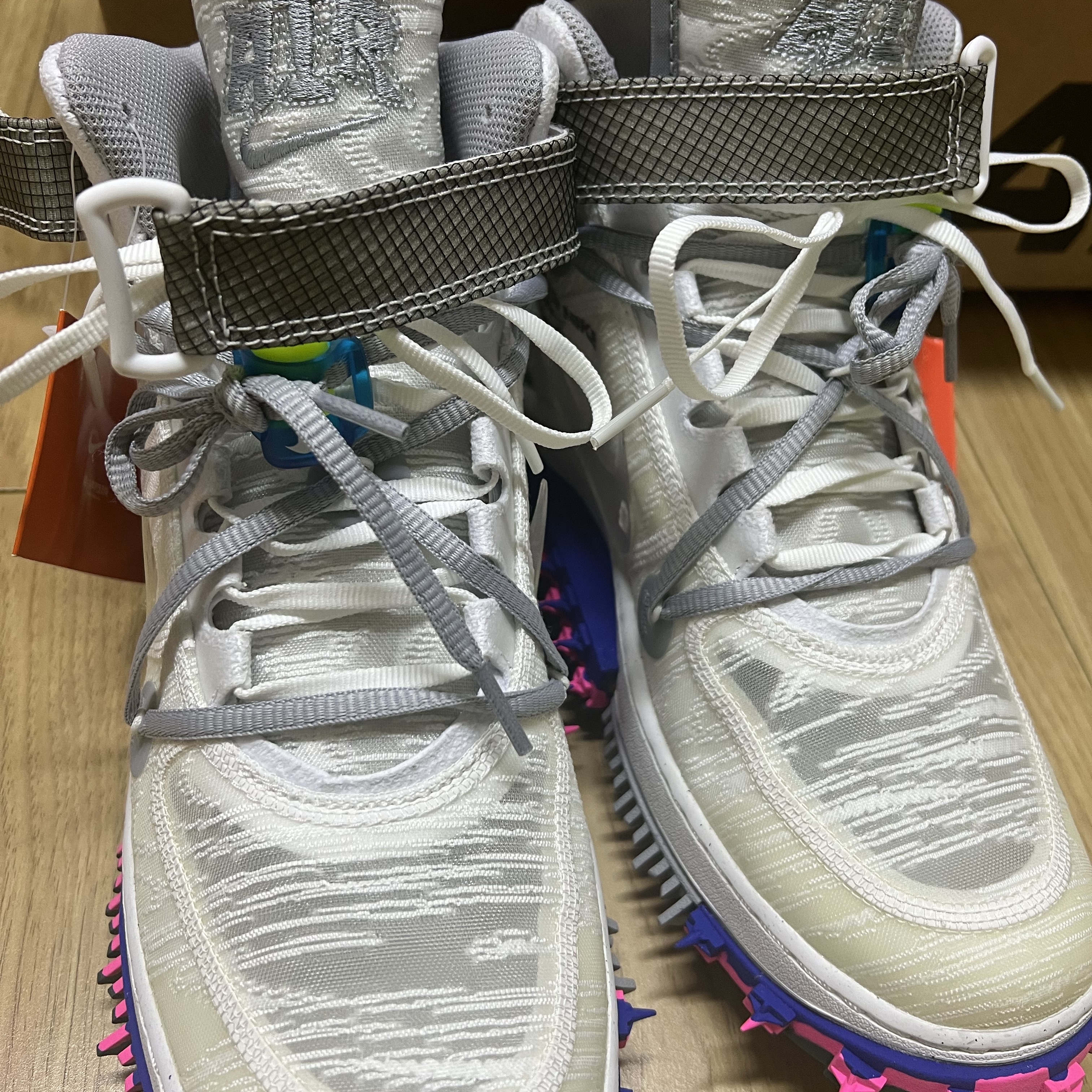 Nike x Off-White Air Force 1 Mid SP White 착용 스타일 - 3