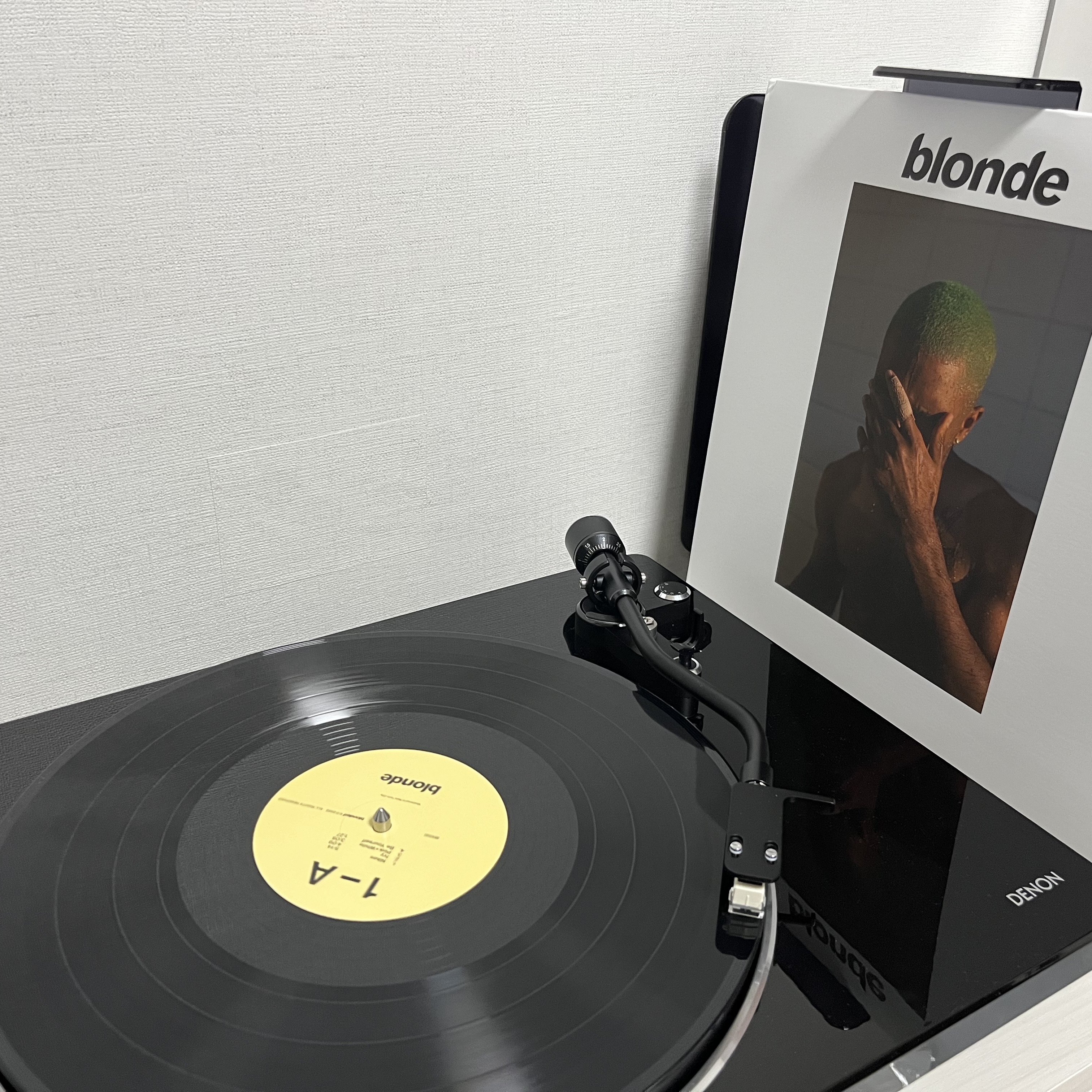 Frank Ocean Blonde Black (2LP), Denon DP-400 Hi-Fi Speed Auto Sensor Turntable Black (Korean Ver.) 착용 스타일