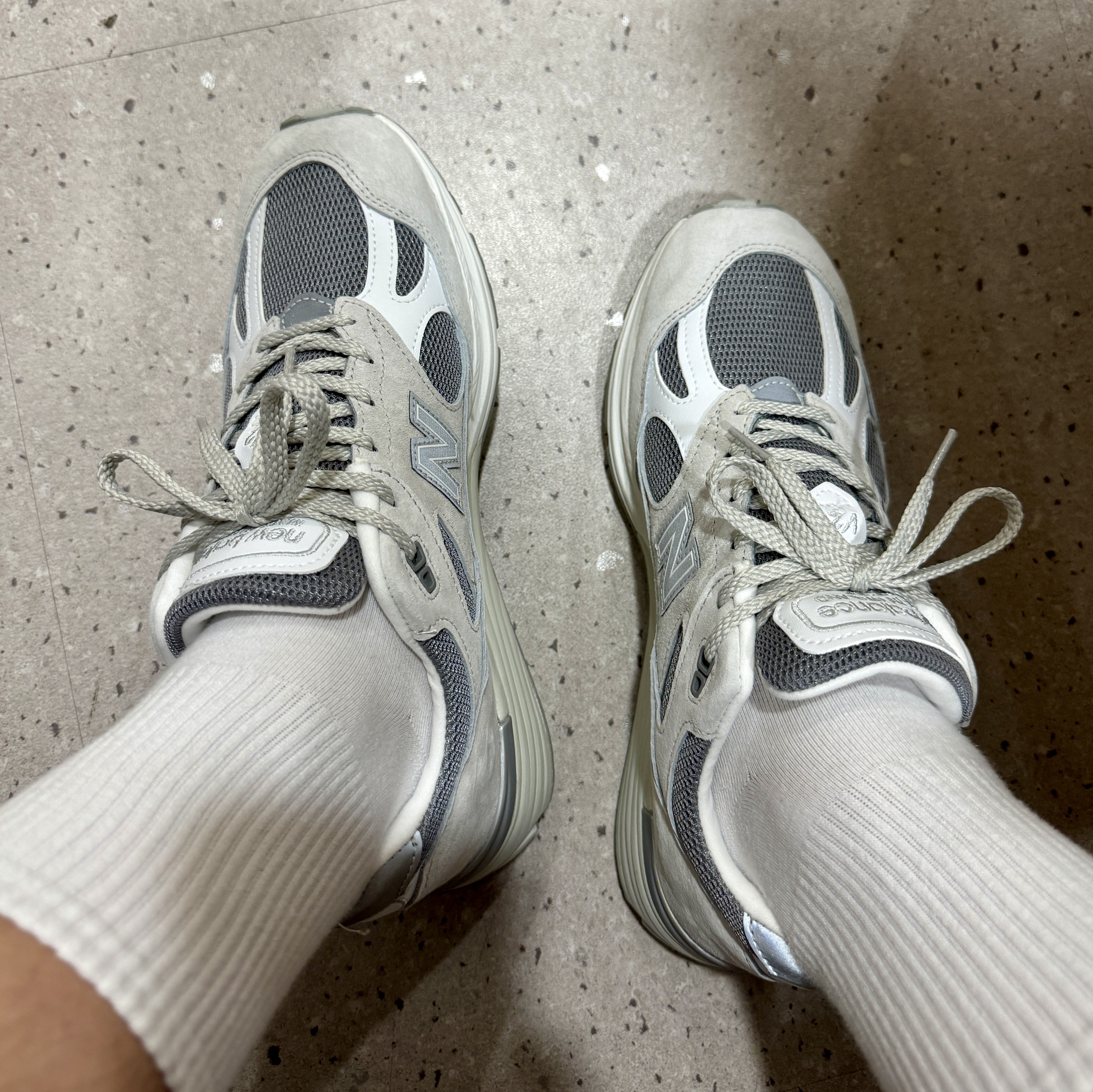 New Balance 991v2 Made in UK Nimbus Cloud Cool Grey - D Standard 착용 스타일