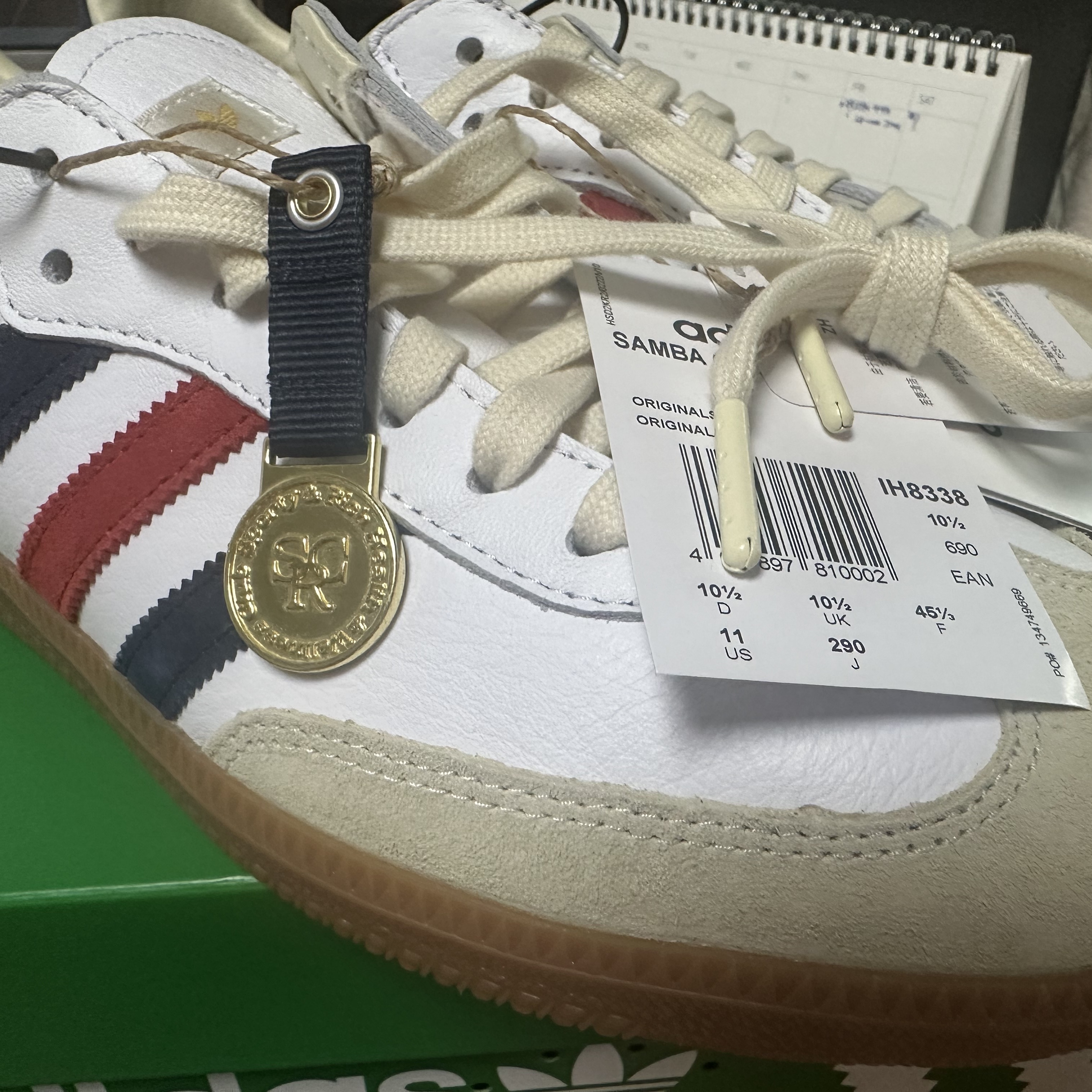 Adidas x Sporty & Rich Samba OG Cloud White Night Indigo 착용 스타일 - 3