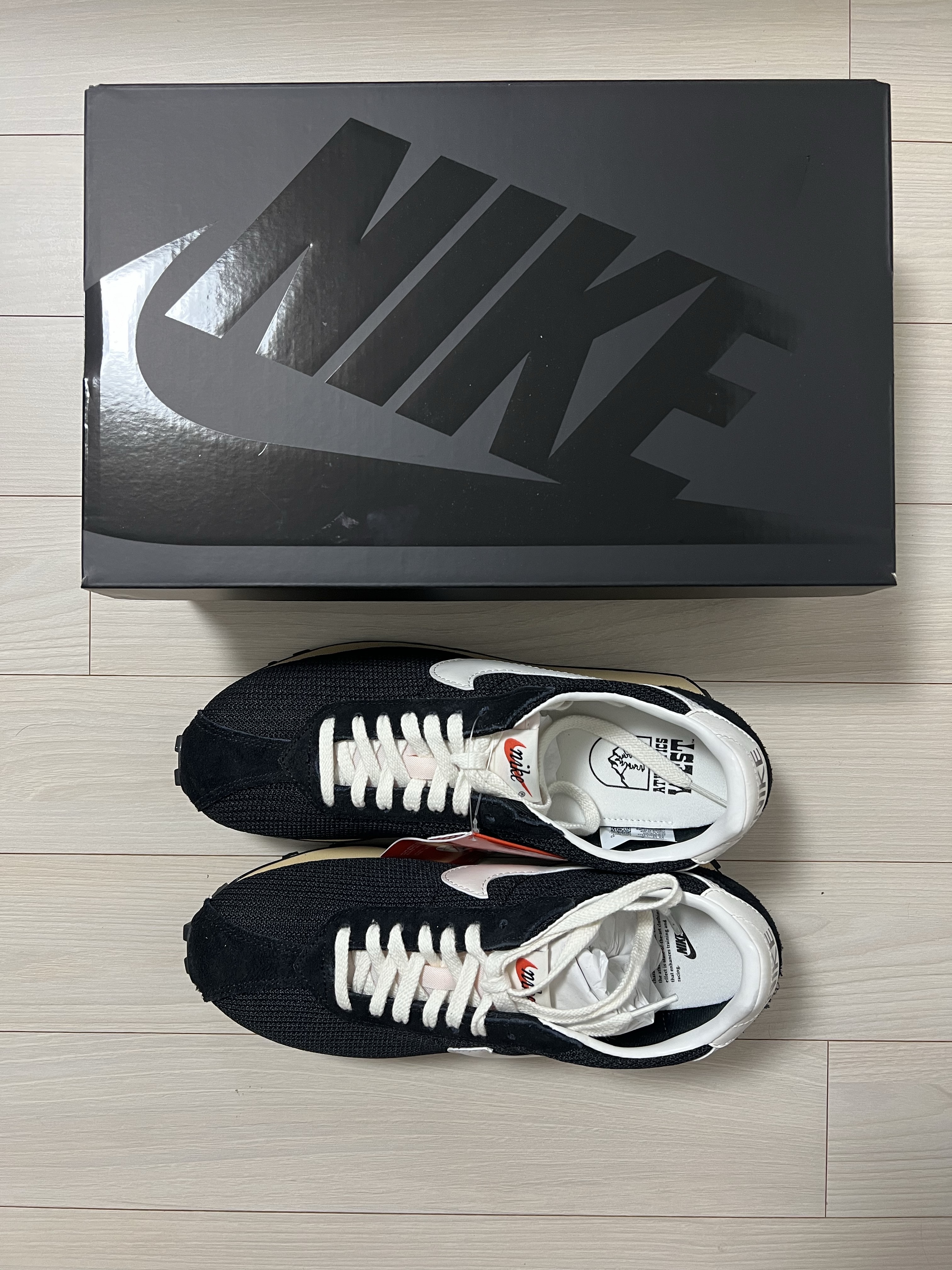 Nike LD-1000 SP Black and Sail 착용 스타일