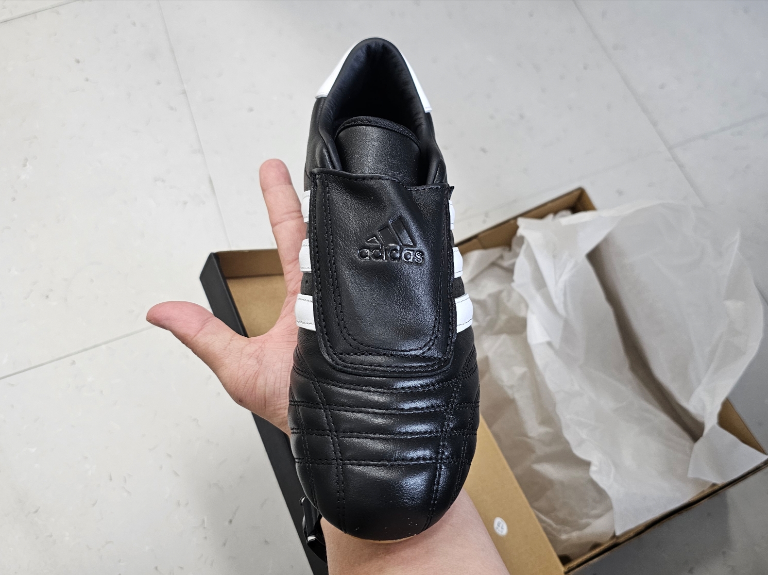 (W) Adidas Taekwondo Core Black Cloud White 착용 스타일 - 5