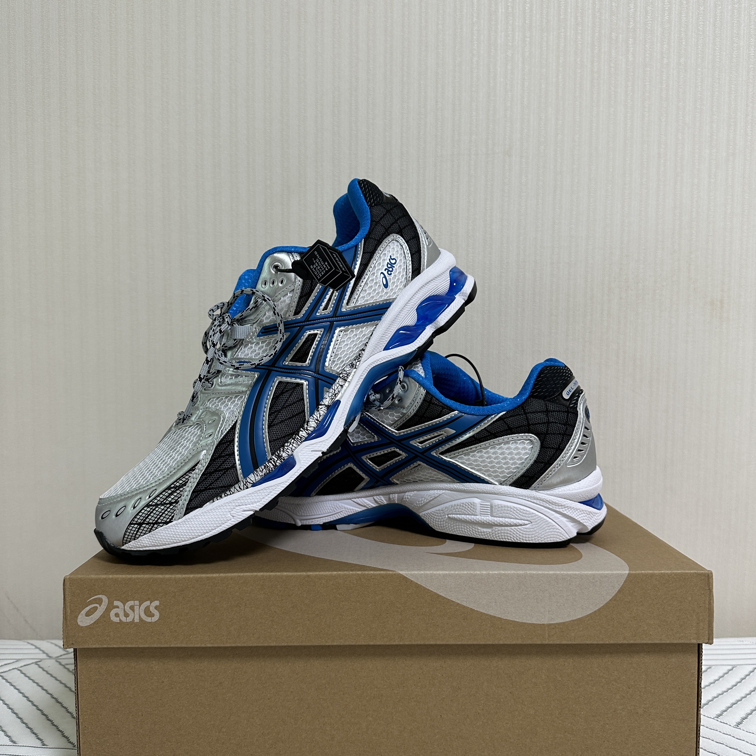 Asics Gel-Nimbus 10.1 White Directoire Blue 착용 스타일 - 1
