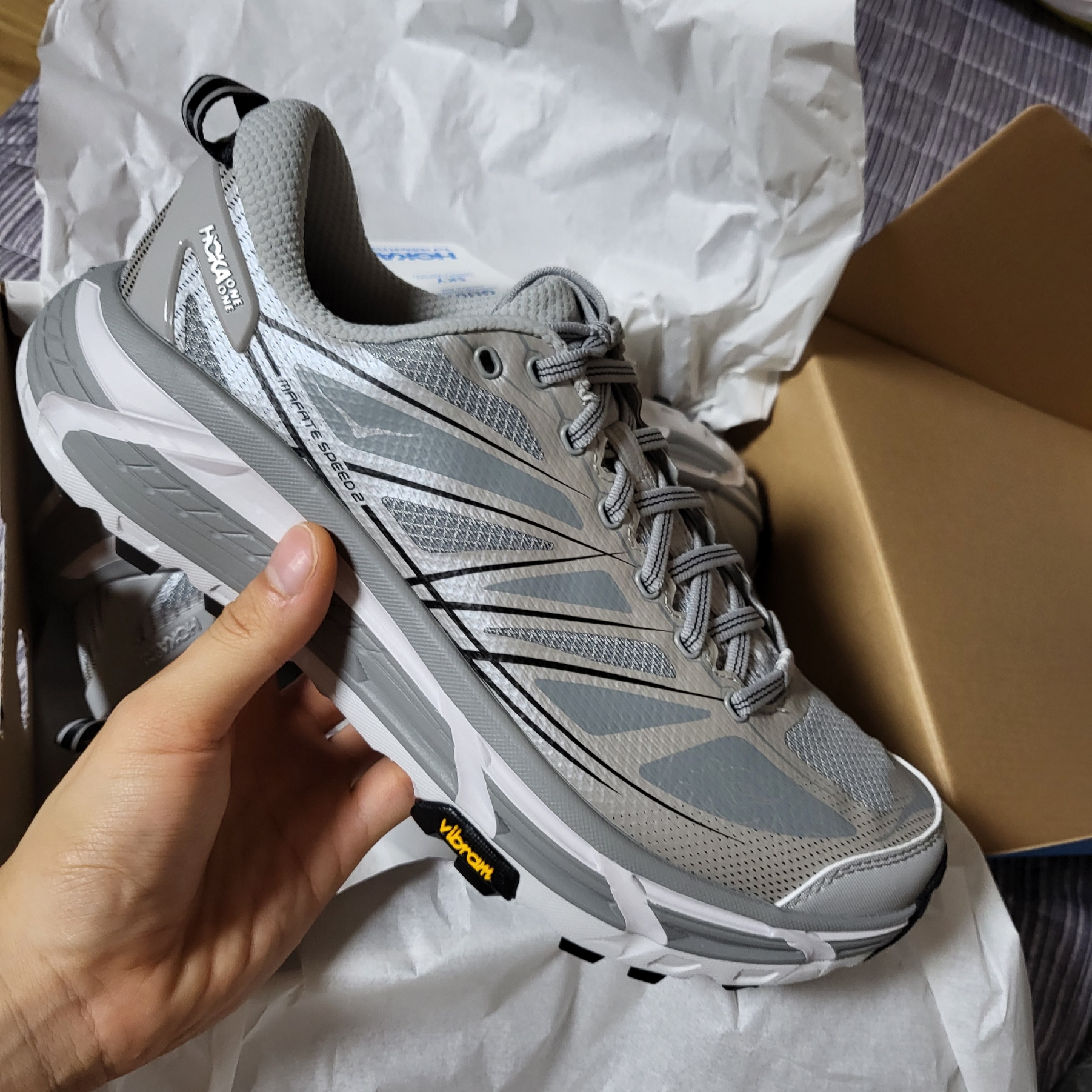 Hoka Mafate Speed 2 Stellar Grey Galactic Grey 착용 스타일