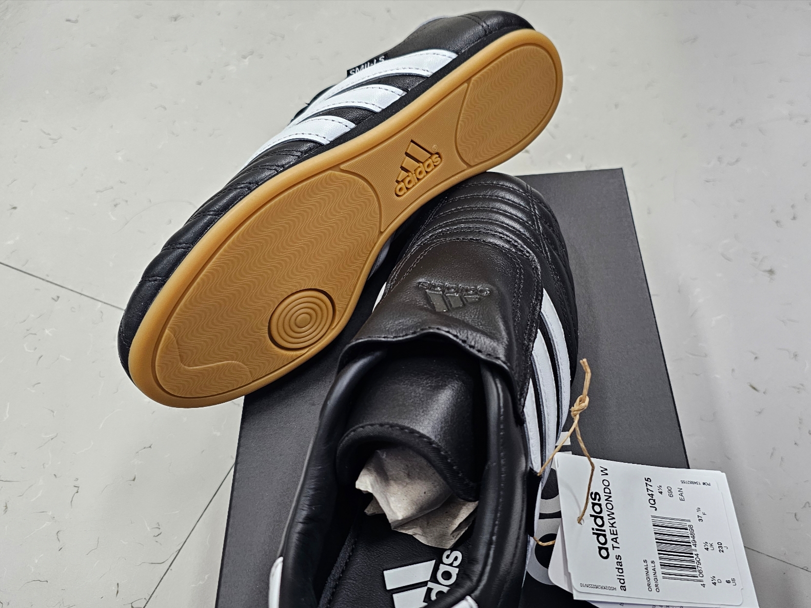 (W) Adidas Taekwondo Core Black Cloud White 착용 스타일 - 4