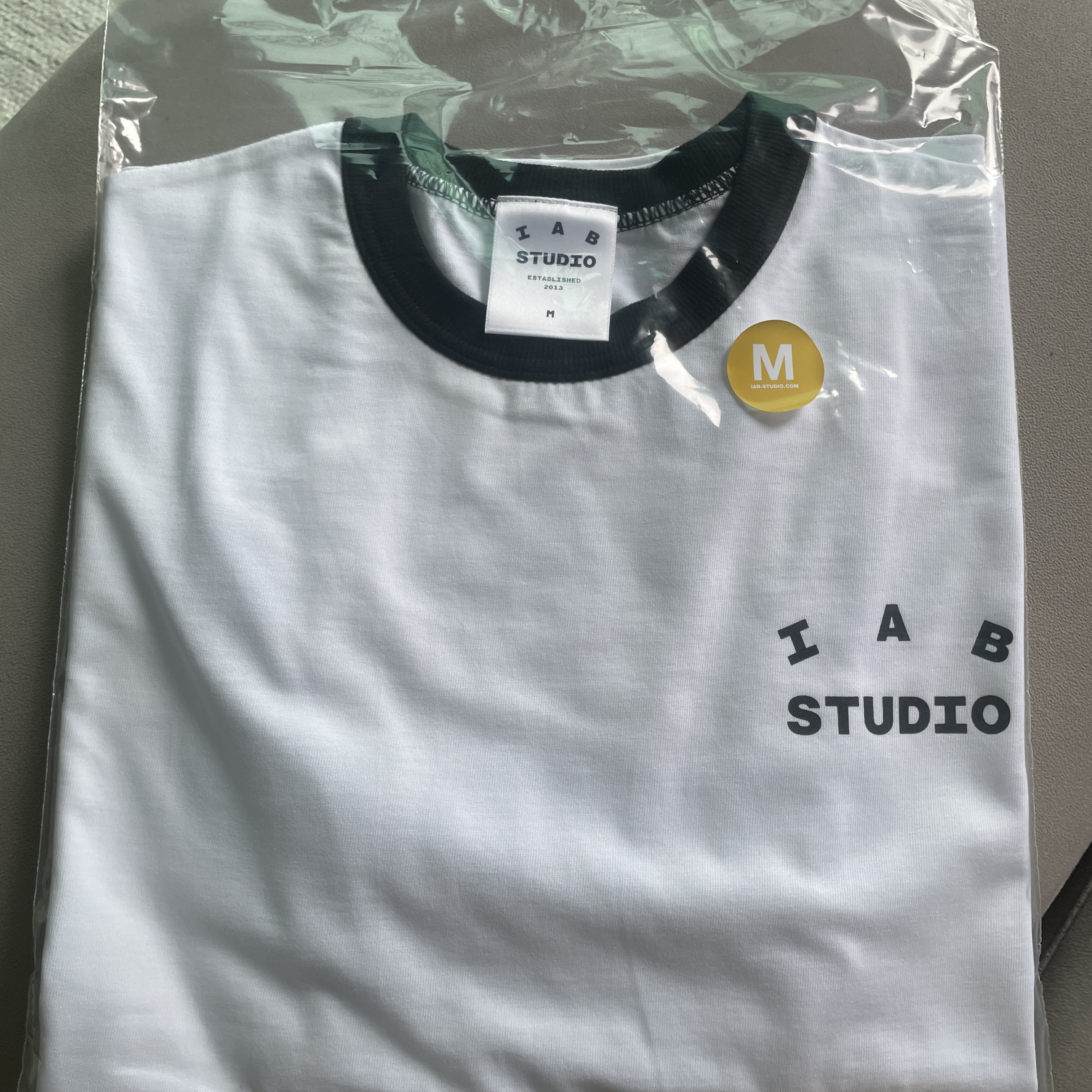 IAB Studio Blackwatch Tartan Shirt Blue Green, IAB Studio Established T-Shirt White Black 착용 스타일 - 2