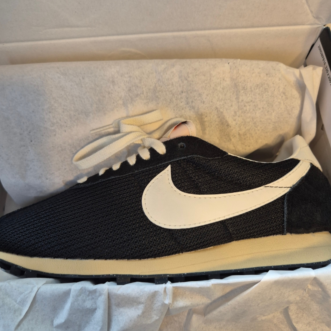 Nike LD-1000 SP Black and Sail 착용 스타일