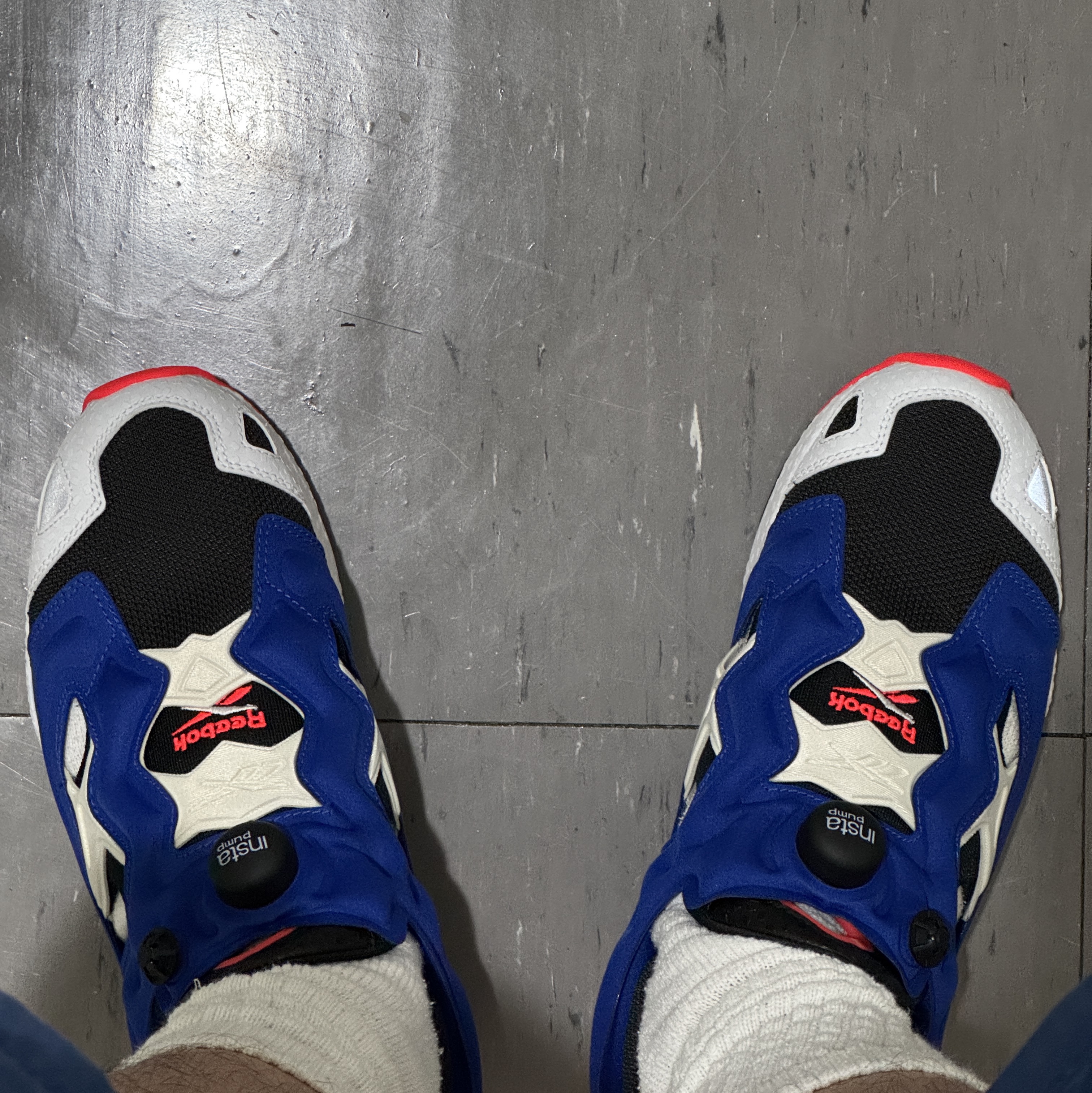 Reebok Instapump Fury 95 Collegiate Royal 착용 스타일 - 3
