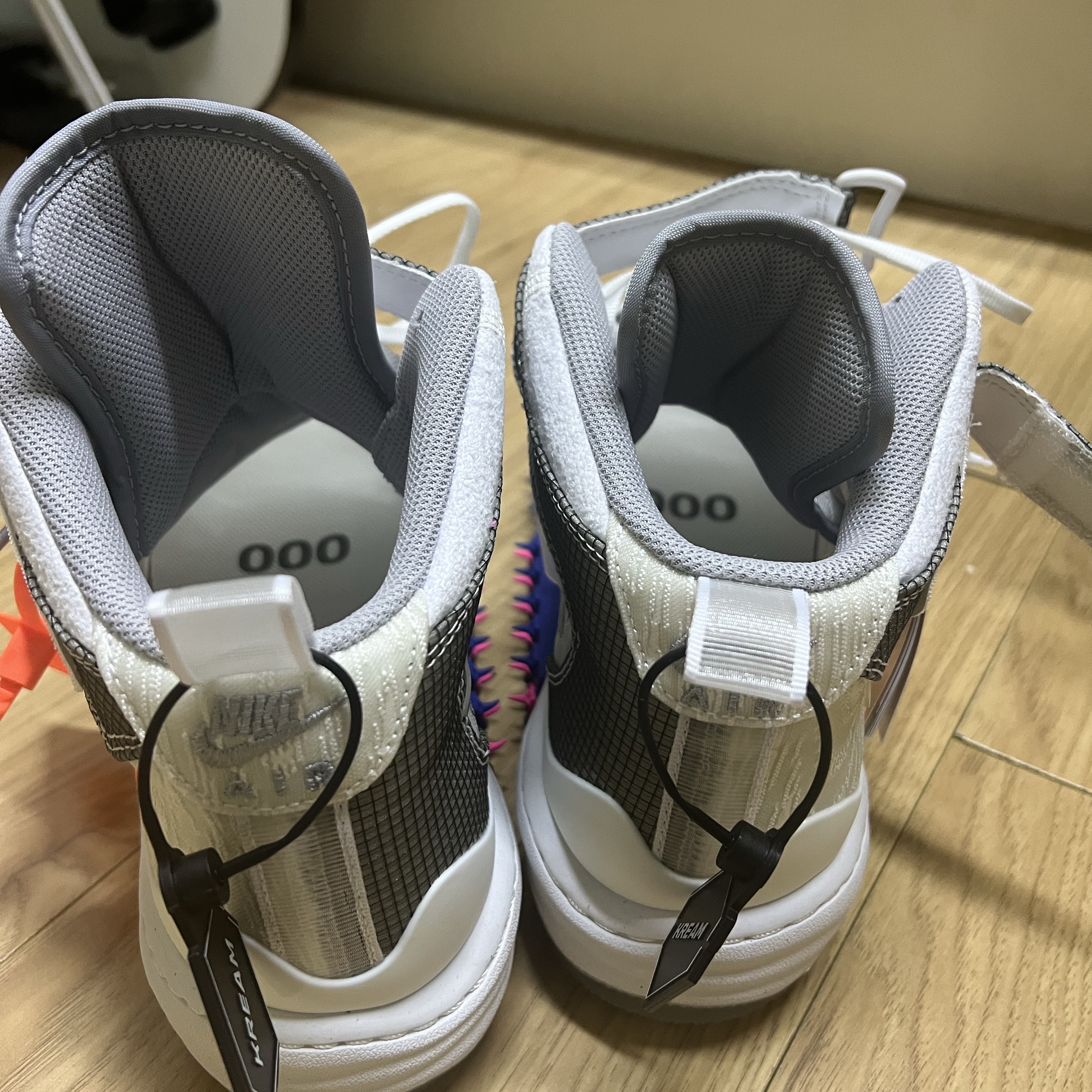 Nike x Off-White Air Force 1 Mid SP White 착용 스타일 - 4