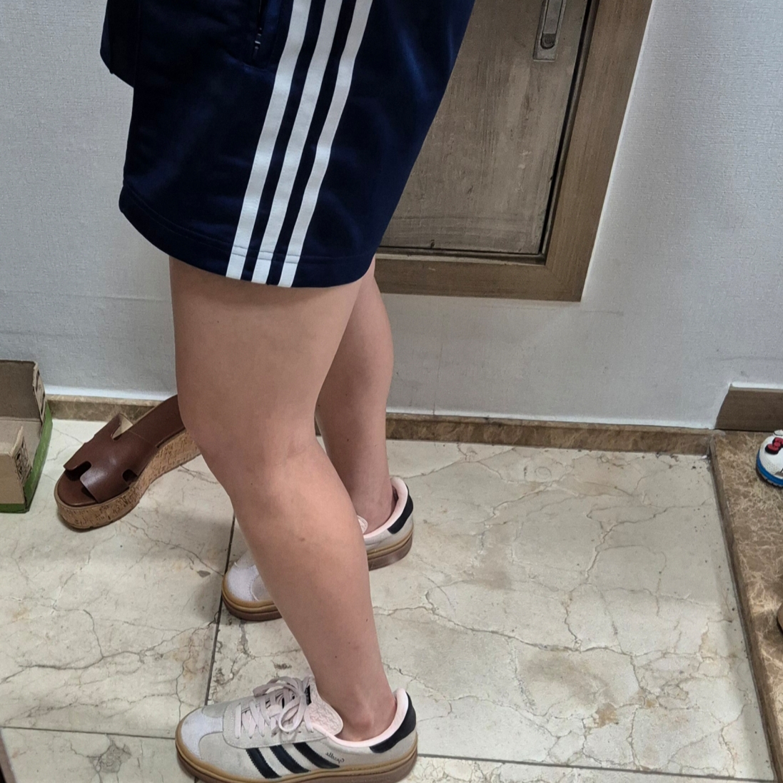 (W) Adidas Firebird Shorts Dark Blue - KR Sizing 착용 스타일