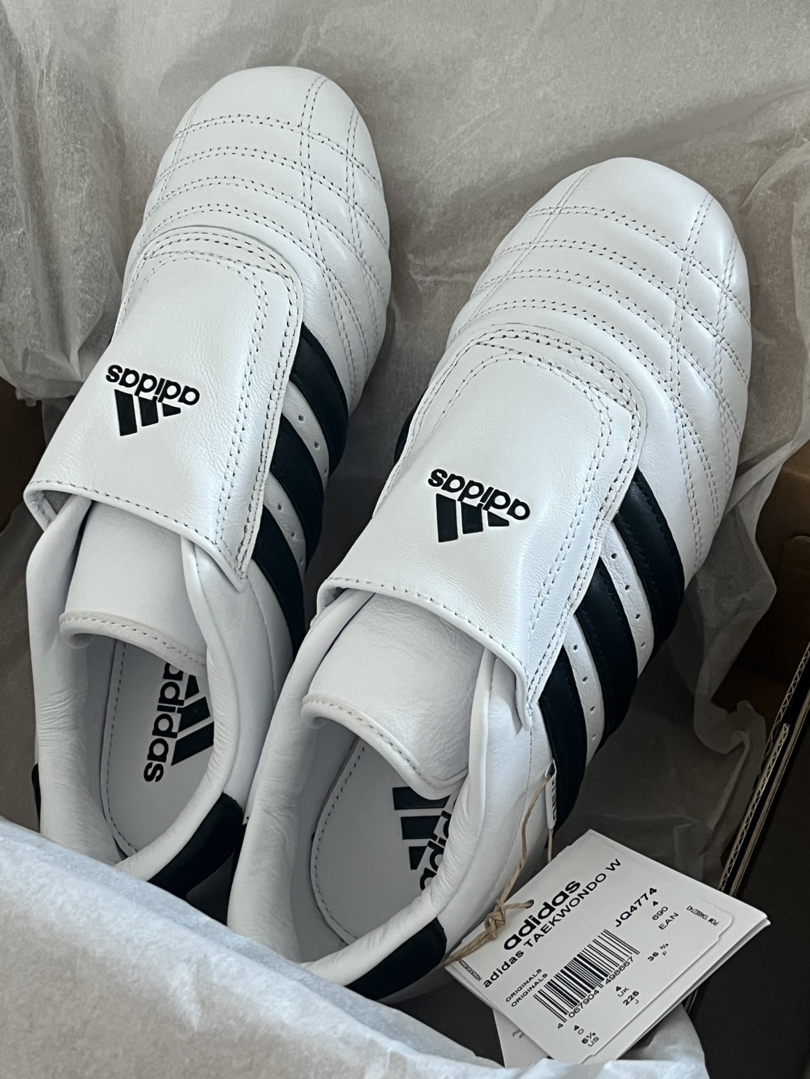 (W) Adidas Taekwondo Cloud White Core Black 착용 스타일 - 1