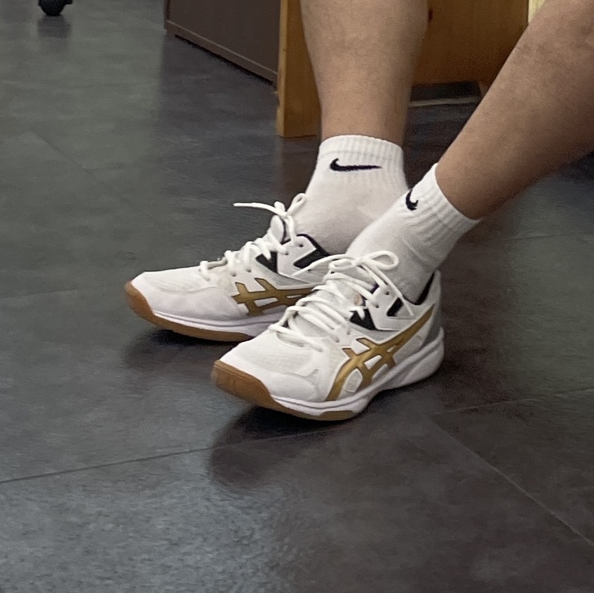 Asics Rivre CF White Pure Gold 착용 스타일 - 1
