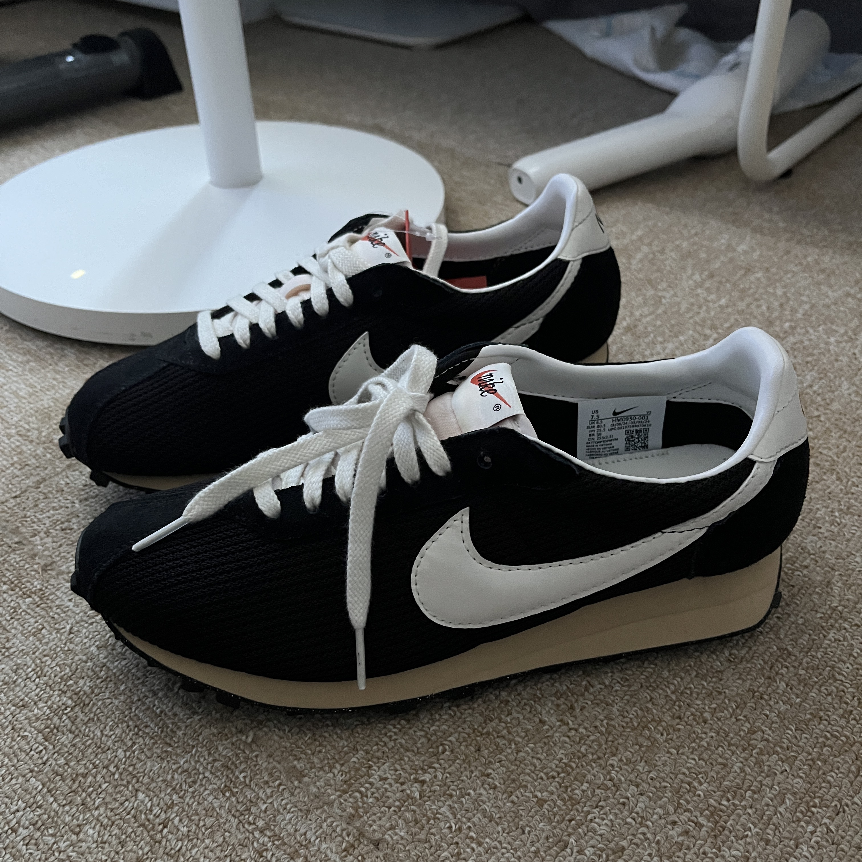 Nike LD-1000 SP Black and Sail 착용 스타일 - 2