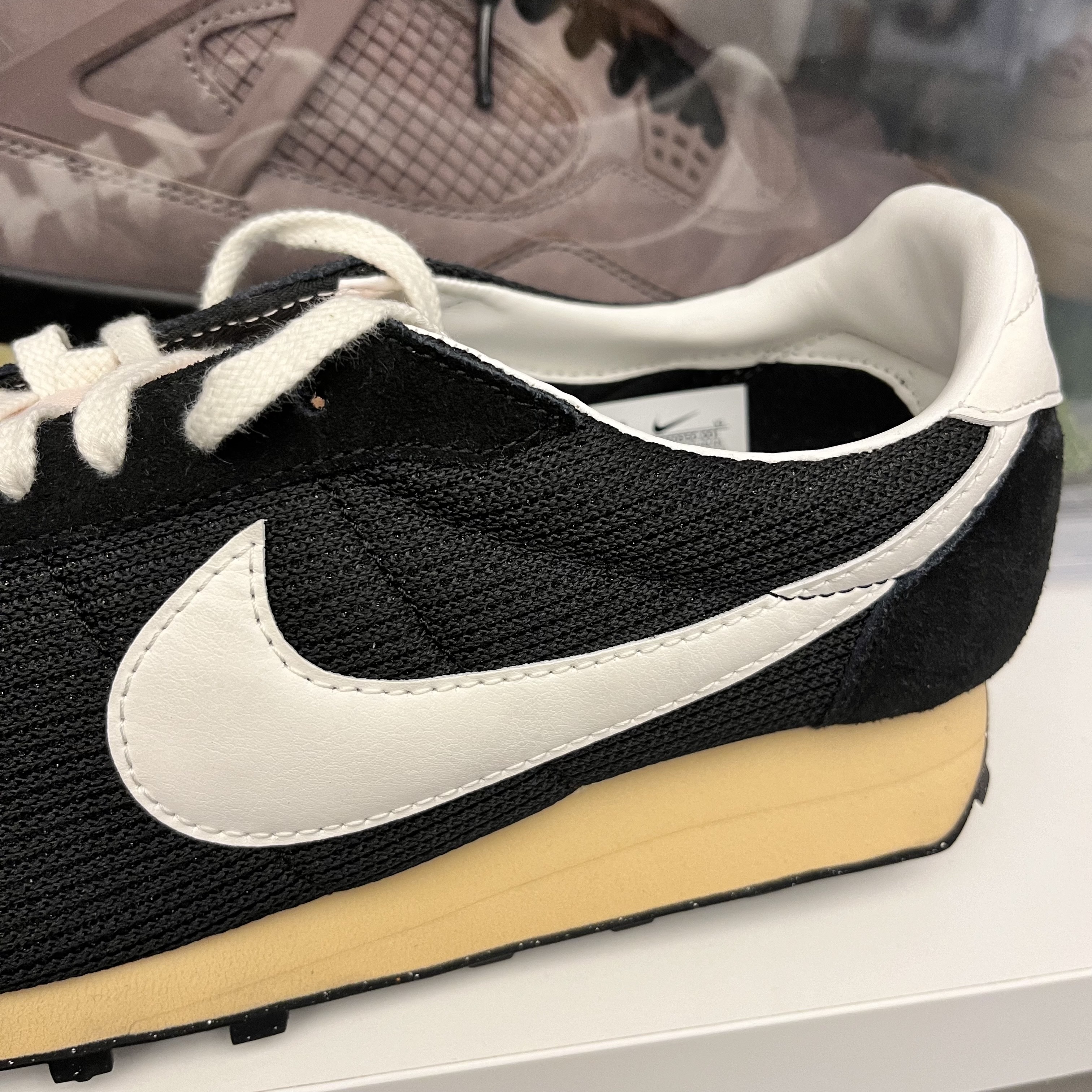 Nike LD-1000 SP Black and Sail 착용 스타일 - 1
