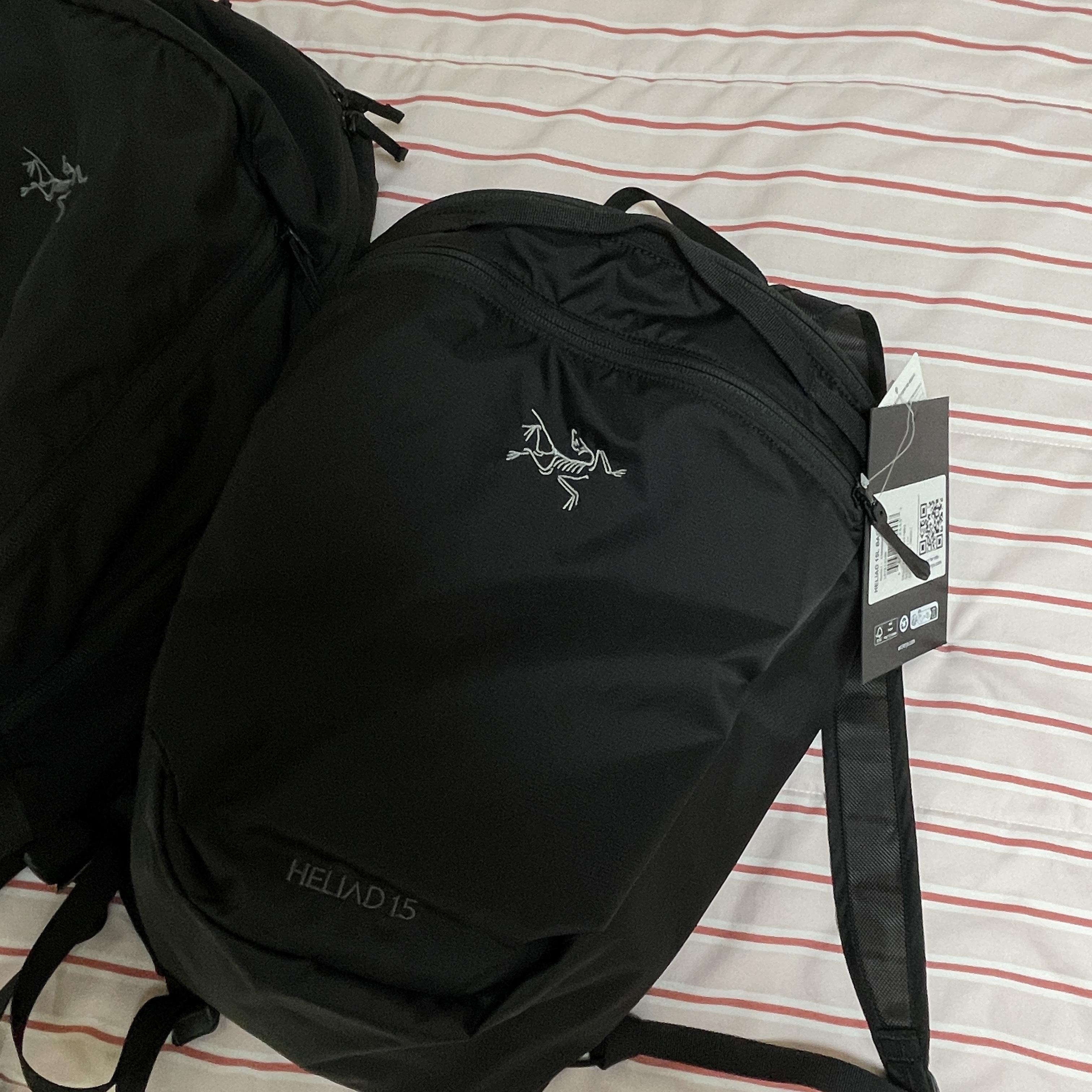 Arc'teryx Heliad 15 Backpack Black, Arc'teryx Mantis 26 Backpack Black 착용 스타일 - 2