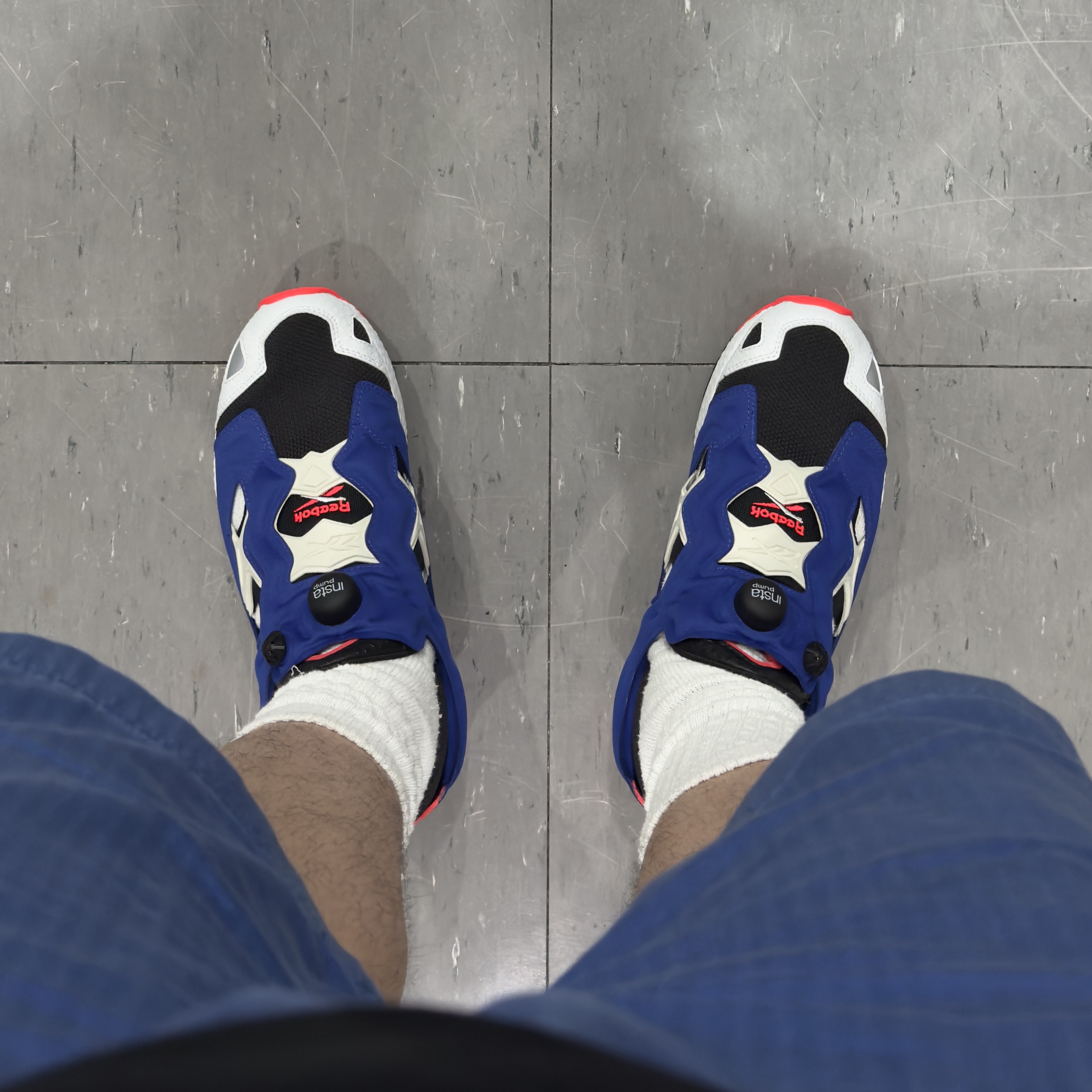 Reebok Instapump Fury 95 Collegiate Royal 착용 스타일 - 2