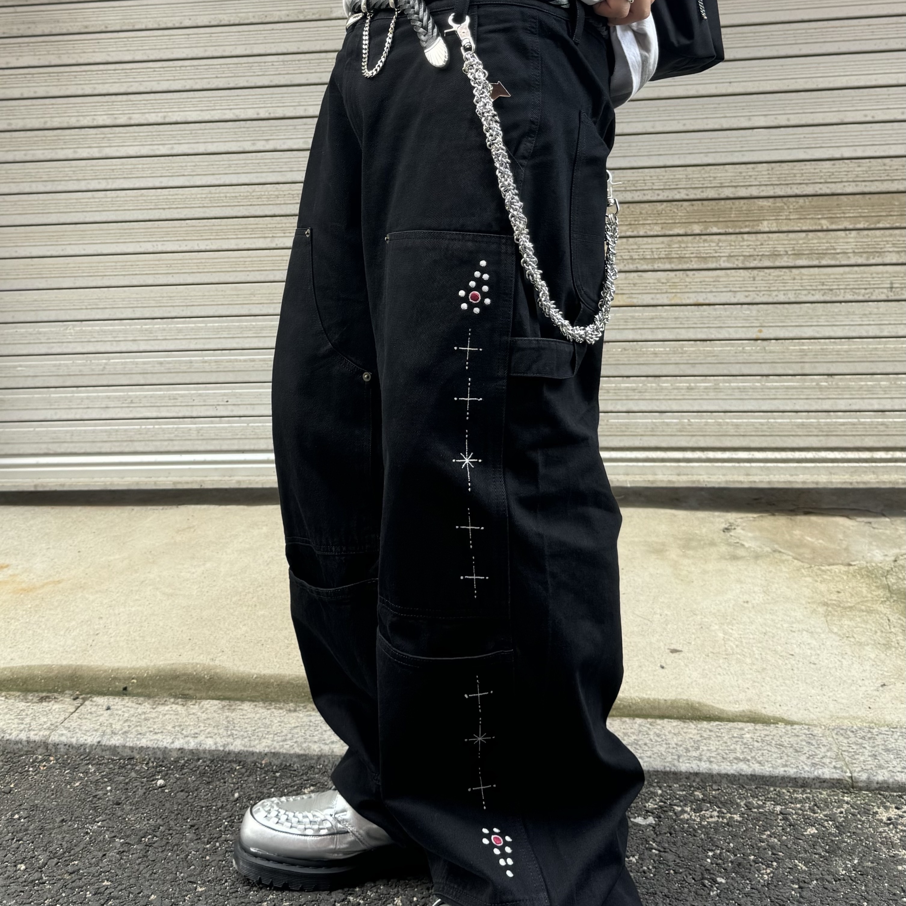 Dr. Martens x Supreme Ramsey Creeper Silver, Supreme x MM6 Maison Margiela Box Logo T-Shirt White - 24SS 착용 스타일 - 3