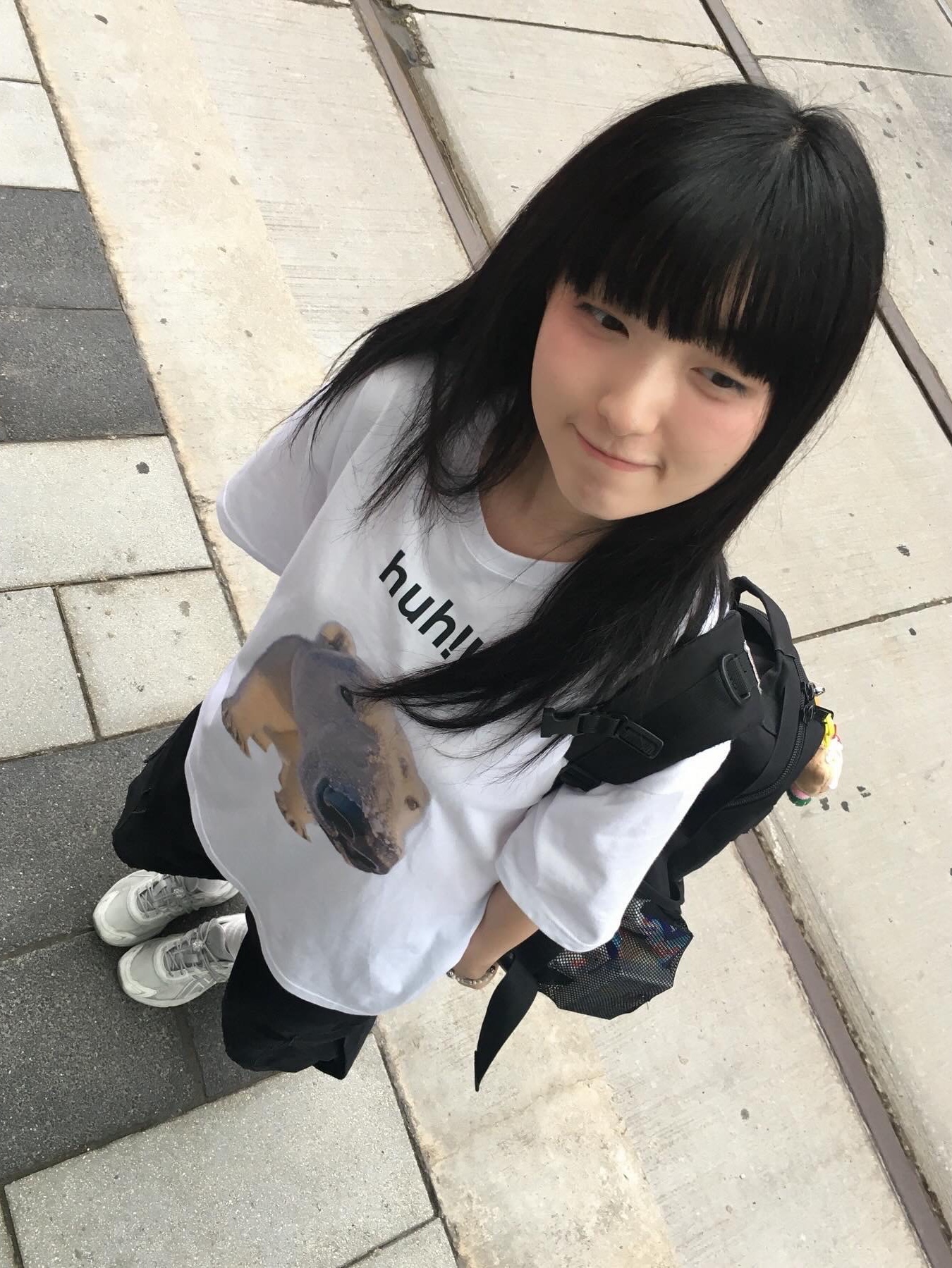 Suade Huh Tee White, Suade Huh Tee Black 착용 스타일