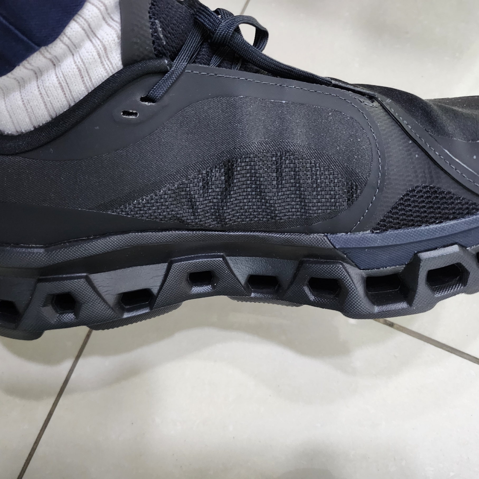 On Running x Post Archive Faction (Paf) Cloudmonster 2 Black Magnet 착용 스타일