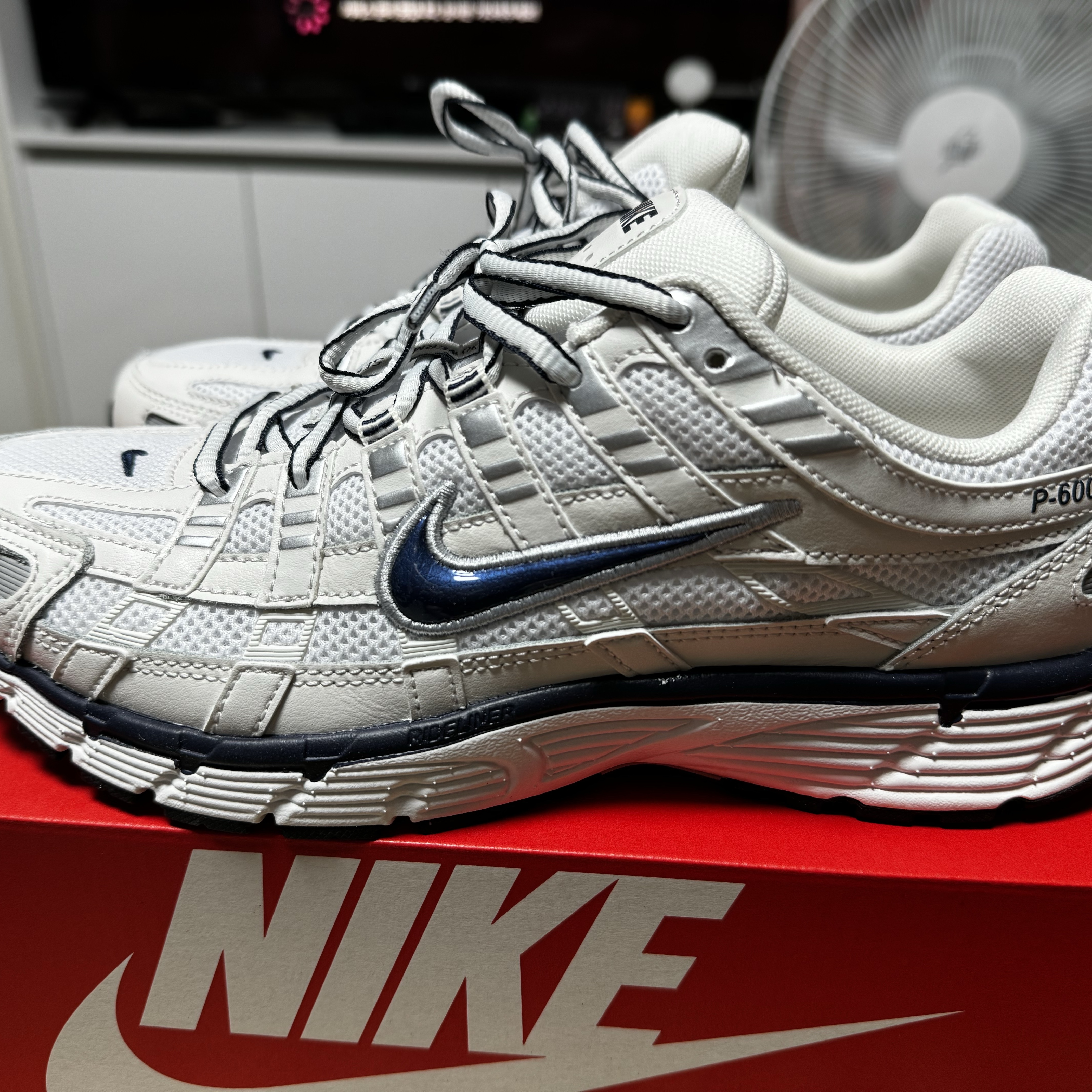 Nike P-6000 Phantom Summit White 착용 스타일 - 1