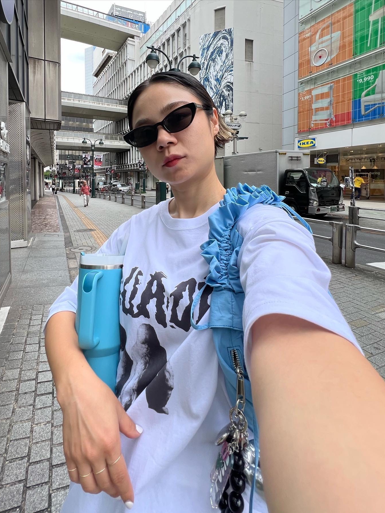 Suade Albino Tee White, Suade Albino Tee Pigment Black 착용 스타일