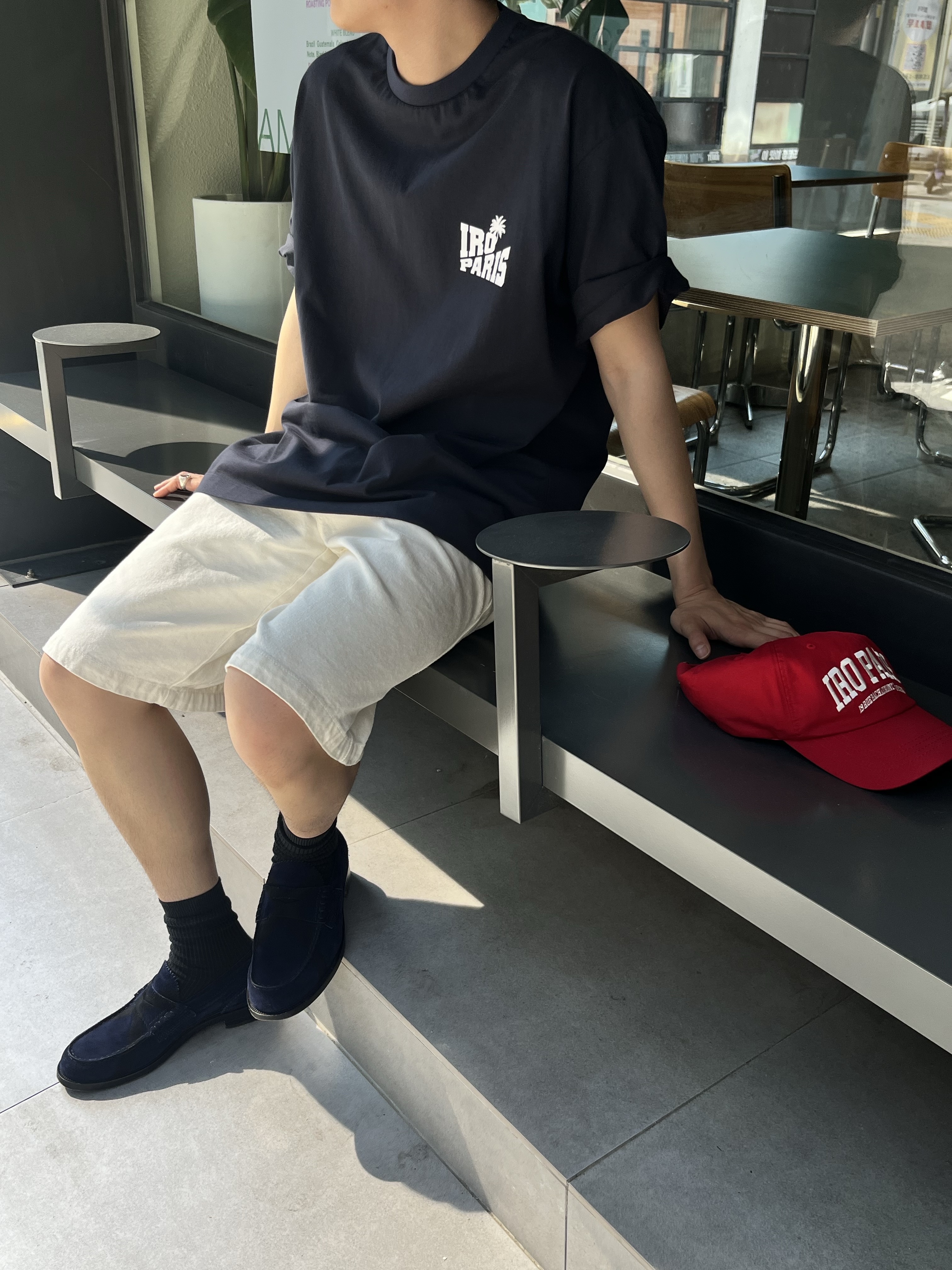 Iro Palmtree Graphic Semi Over Cotton T-Shirt Grey, Iro Club De Paris Edition Cotton Ball Cap Red 착용 스타일 - 3