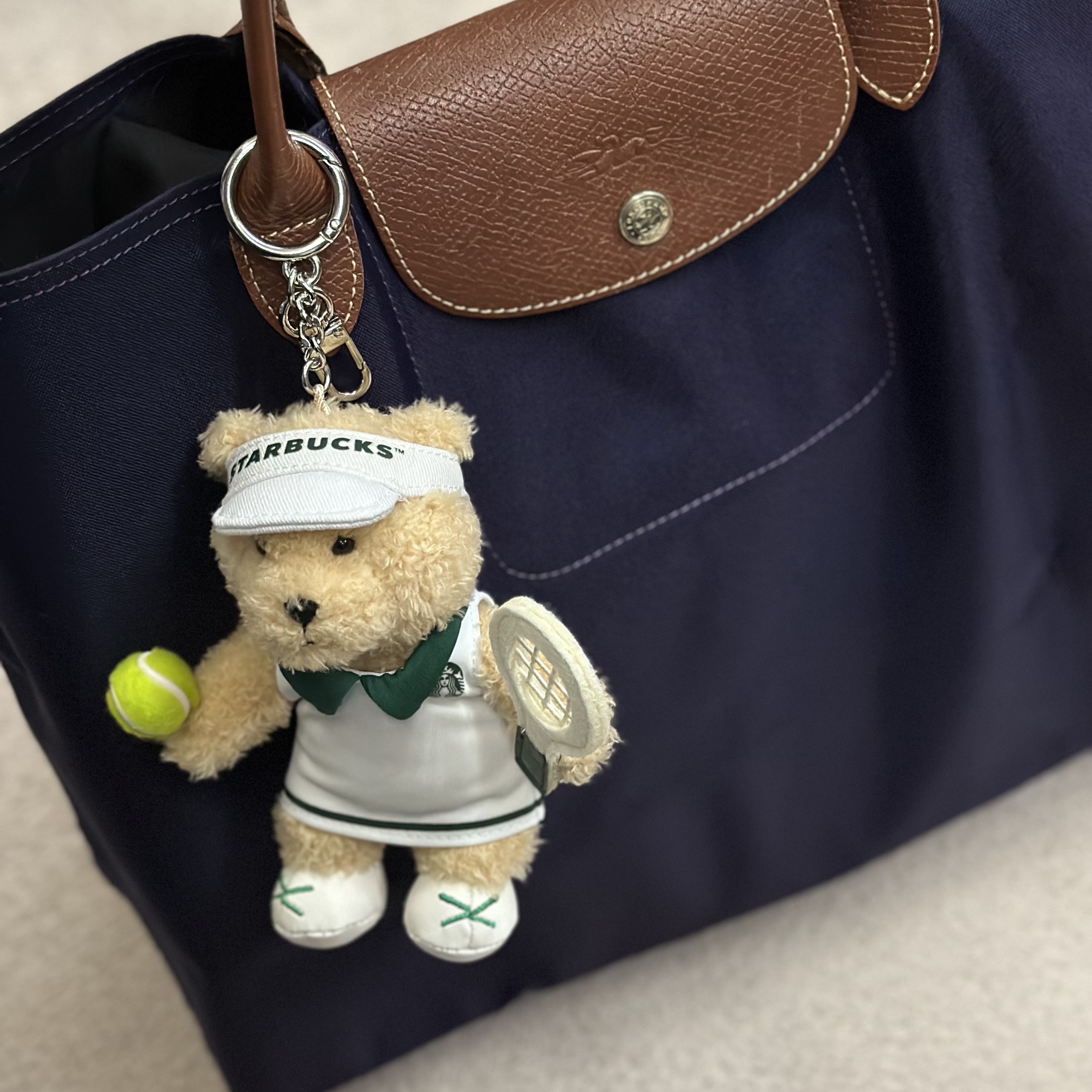 Starbucks Tennis Bearista Keychain 착용 스타일 - 2