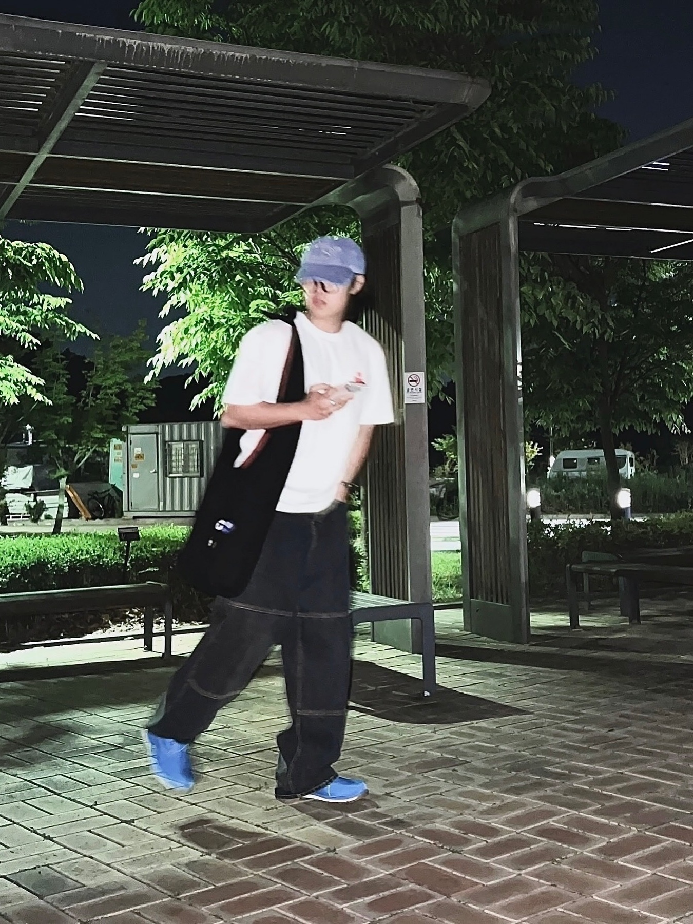 Suade Tsuno Bag Black, Suade Tsuno Bag Olive 착용 스타일