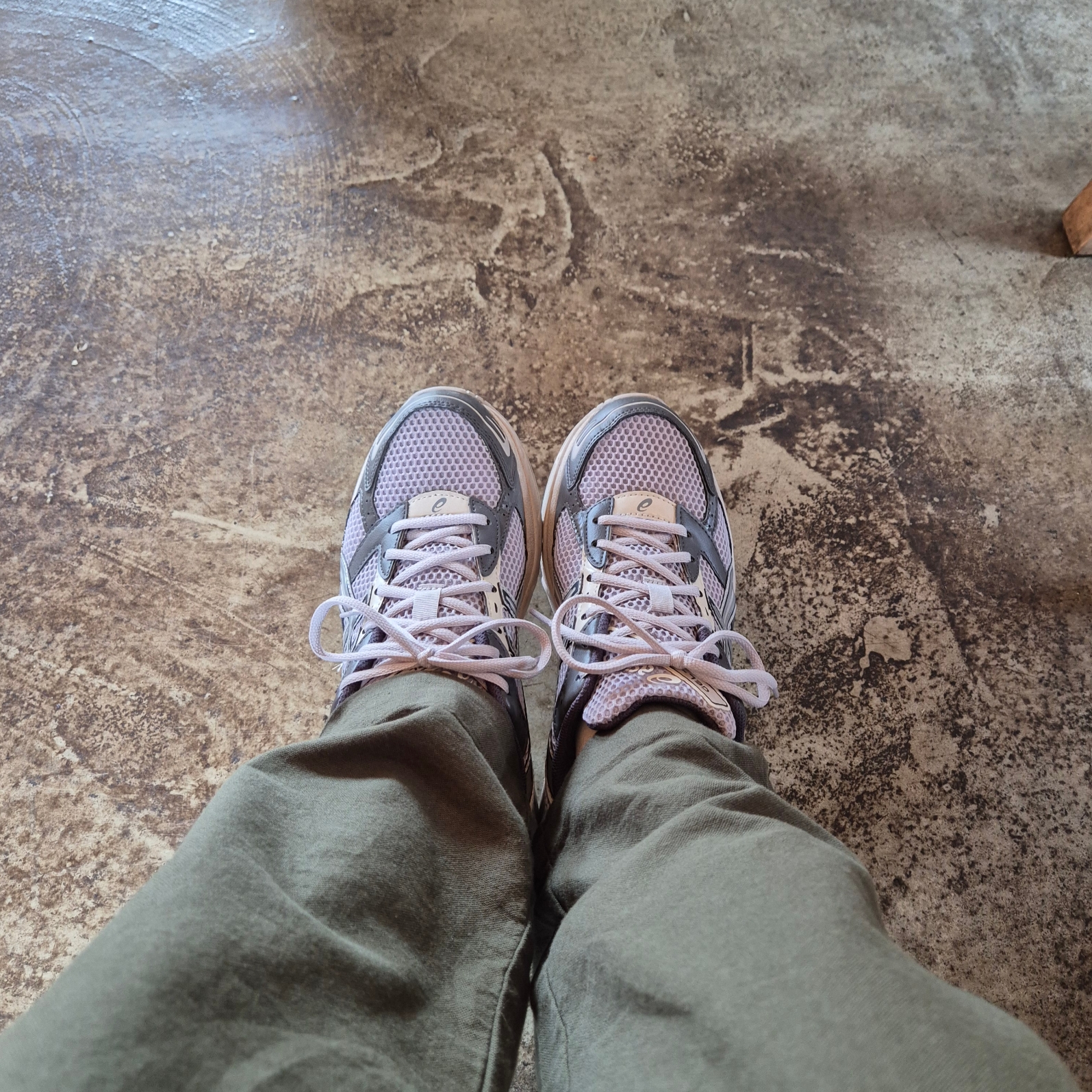 Asics Gel-1130 Oyster Grey Clay Grey 착용 스타일