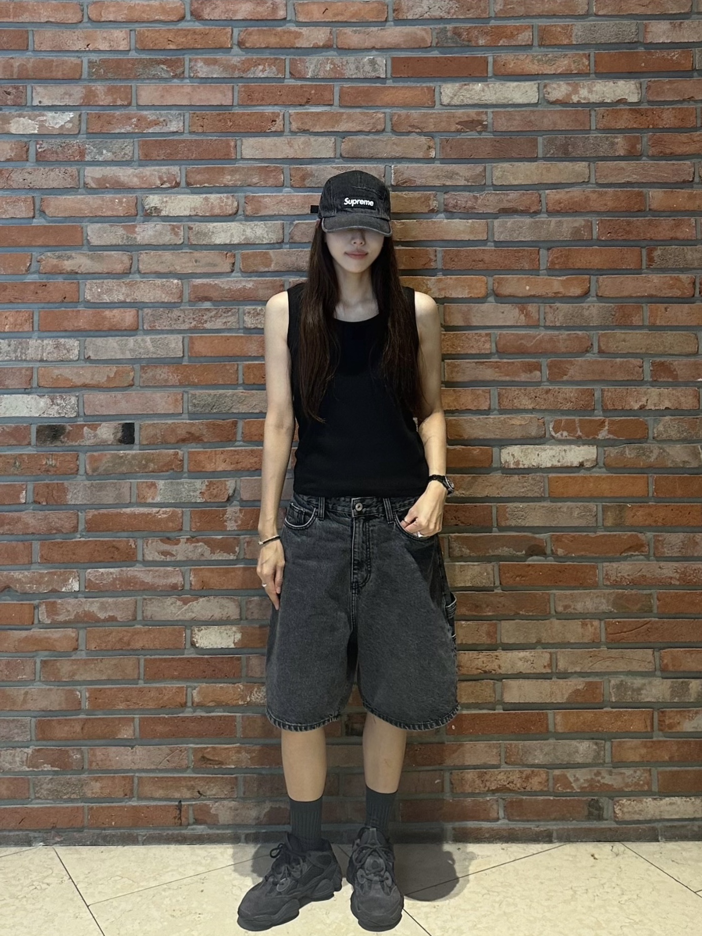 Chanel J12 Watch 33mm Quartz Black, Adidas Yeezy 500 Utility Black 2022/2023 착용 스타일 - 1