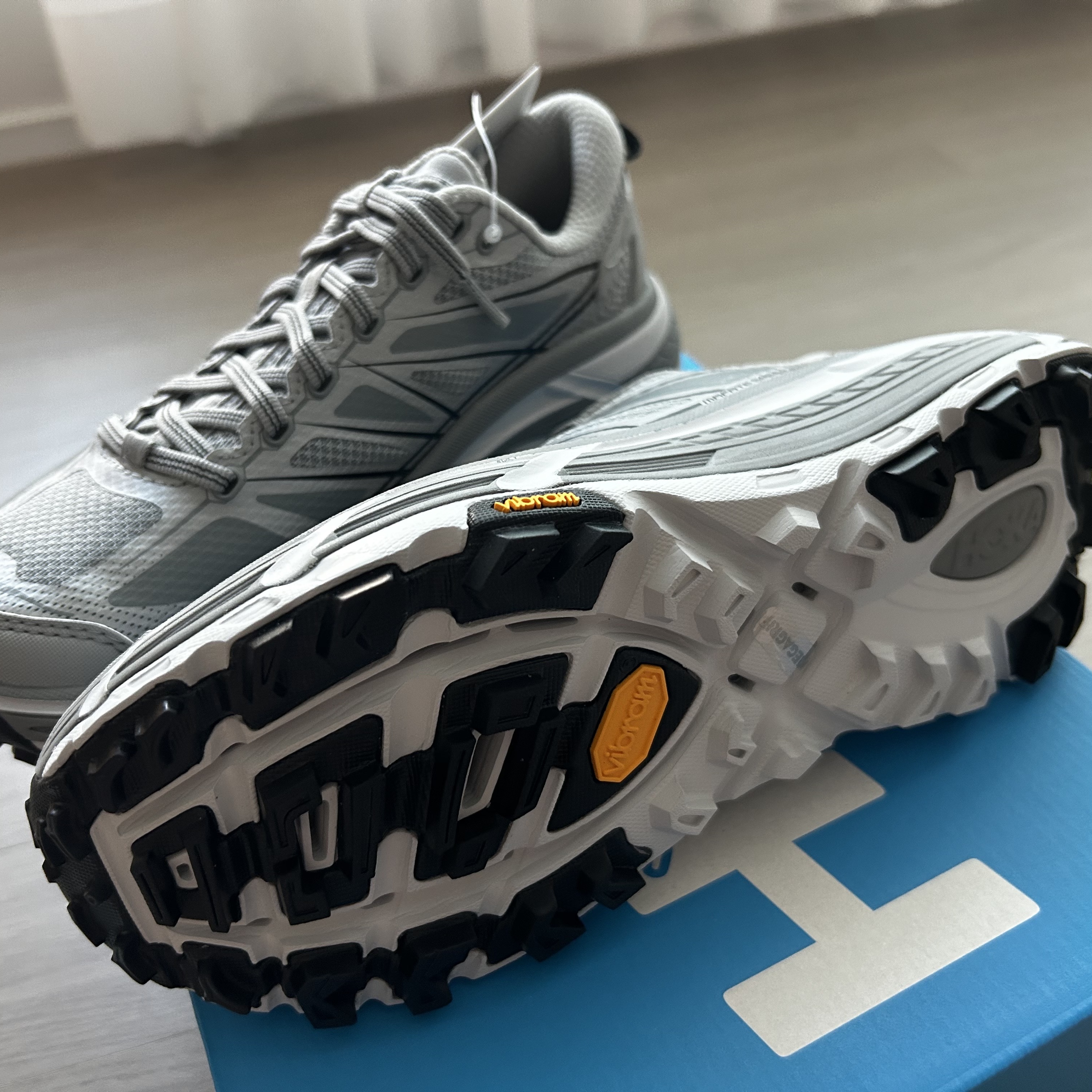 Hoka Mafate Speed 2 Stellar Grey Galactic Grey 착용 스타일 - 3