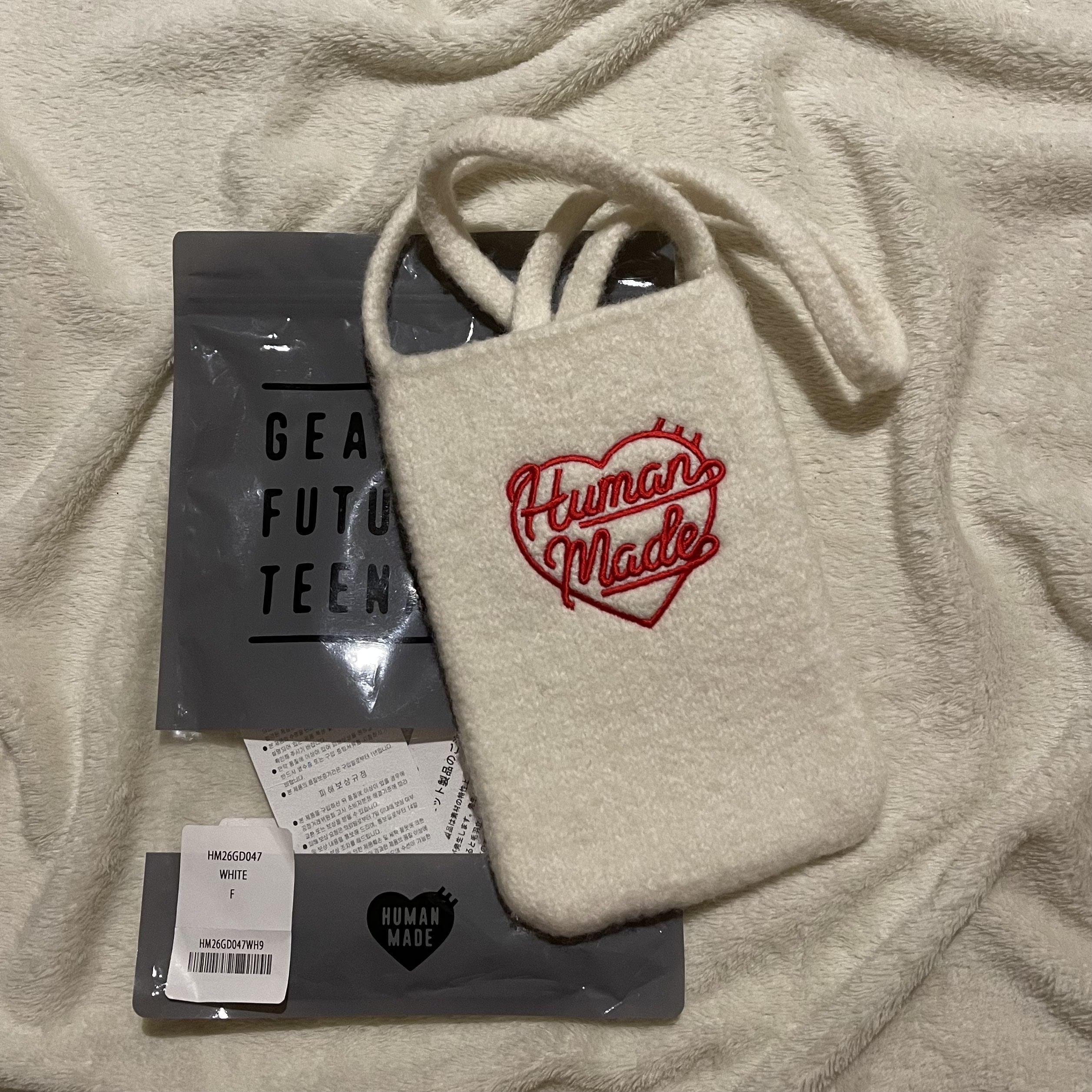 Human Made Knit Mini Shoulder Bag White 착용 스타일 - 1