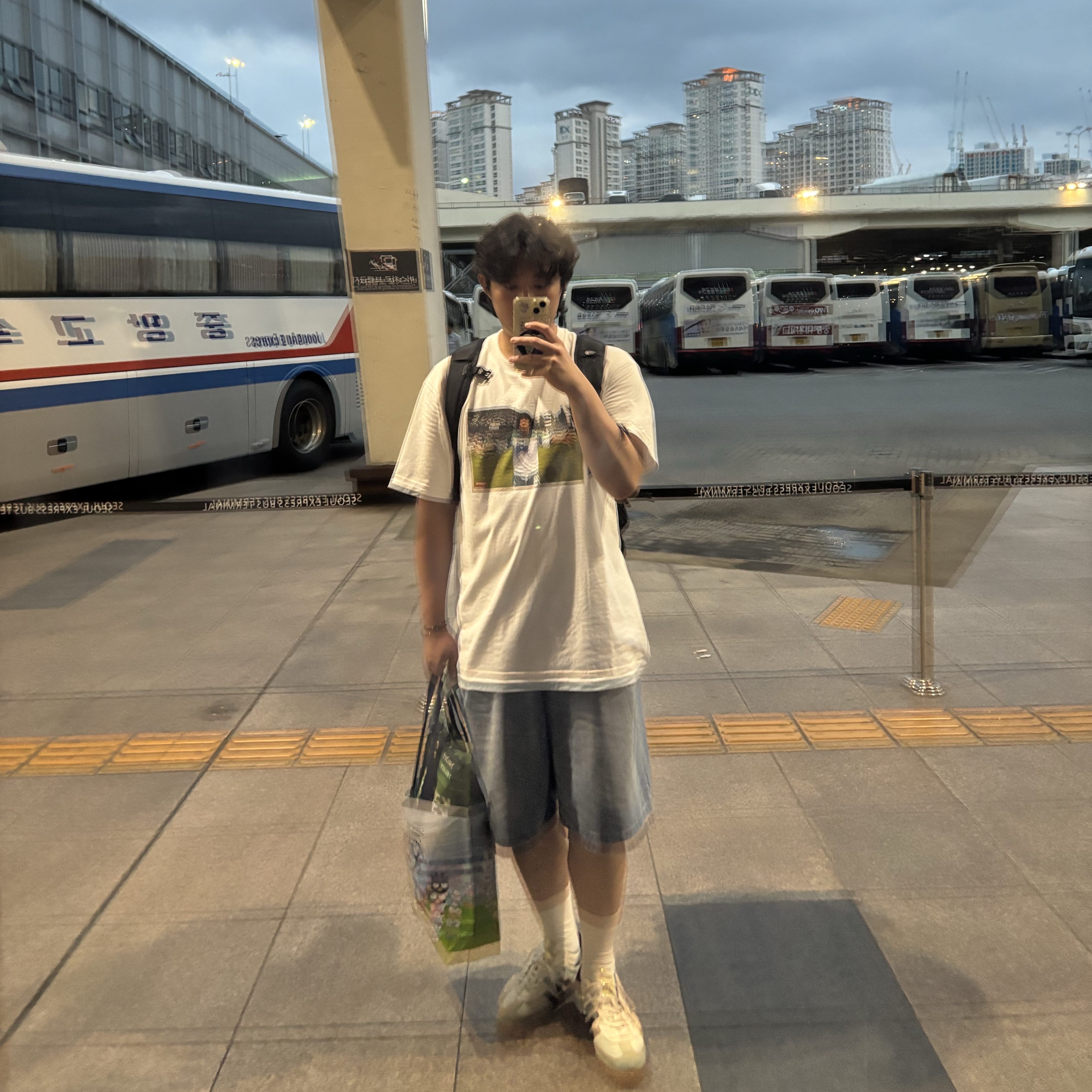 (W) Adidas Samba OG Cream White Core Black, Supreme Maradona T-Shirt White - 24SS 착용 스타일 - 2