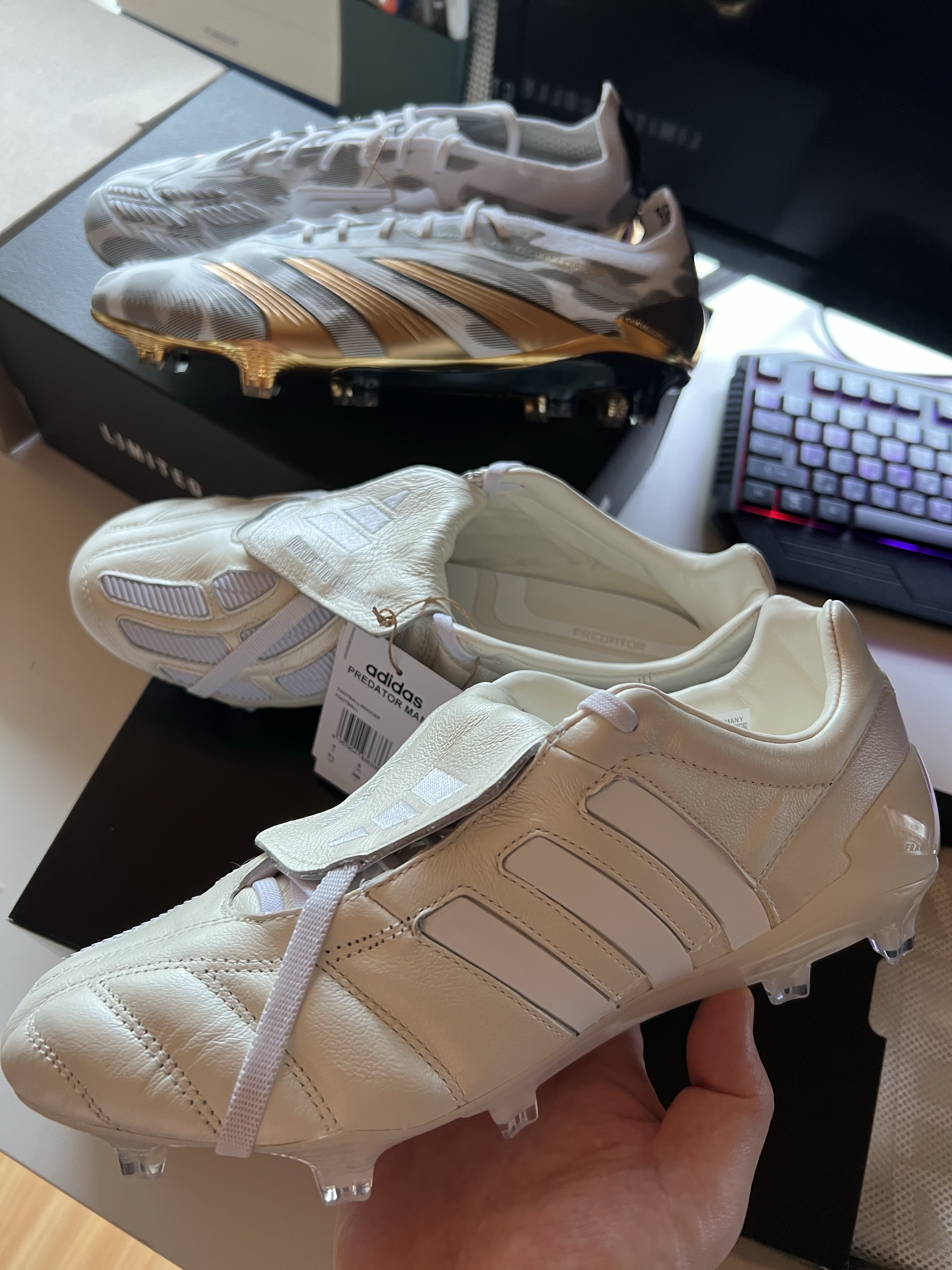 Adidas Predator Mania Off White 착용 스타일