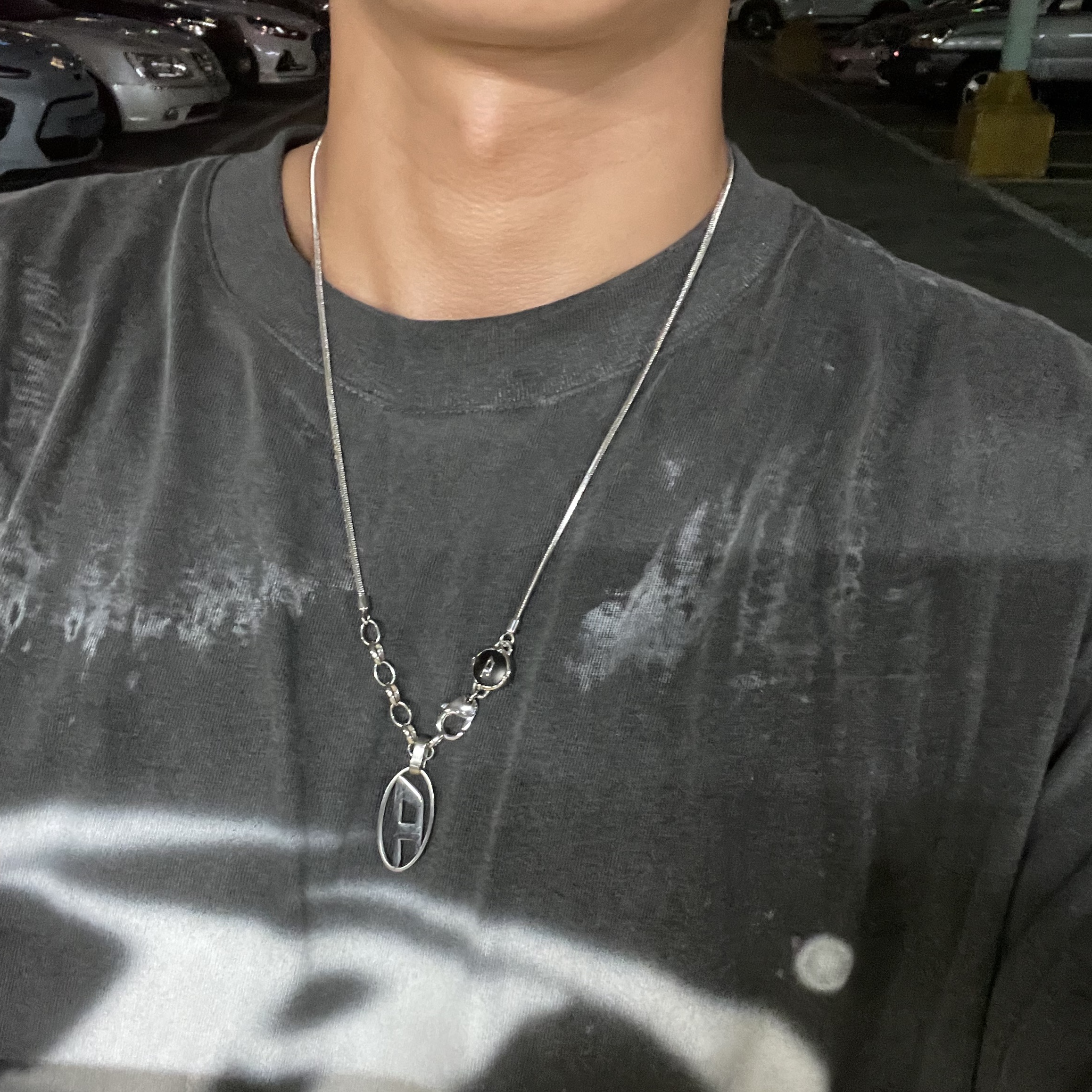 Diesel Dx1342 Stainless Steel Pendant Necklace Silver 착용 스타일