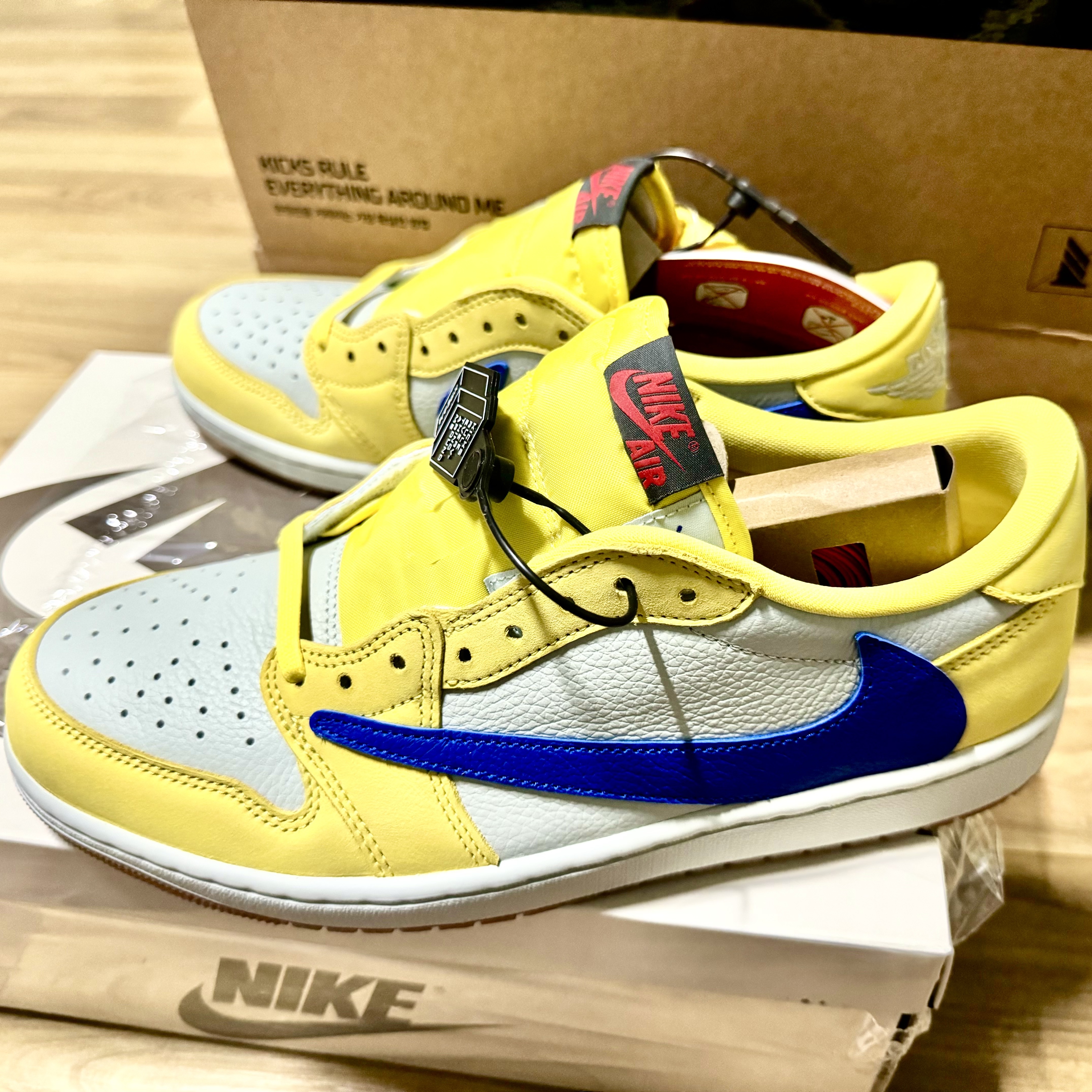 (W) Jordan 1 x Travis Scott Retro Low OG SP Canary 착용 스타일