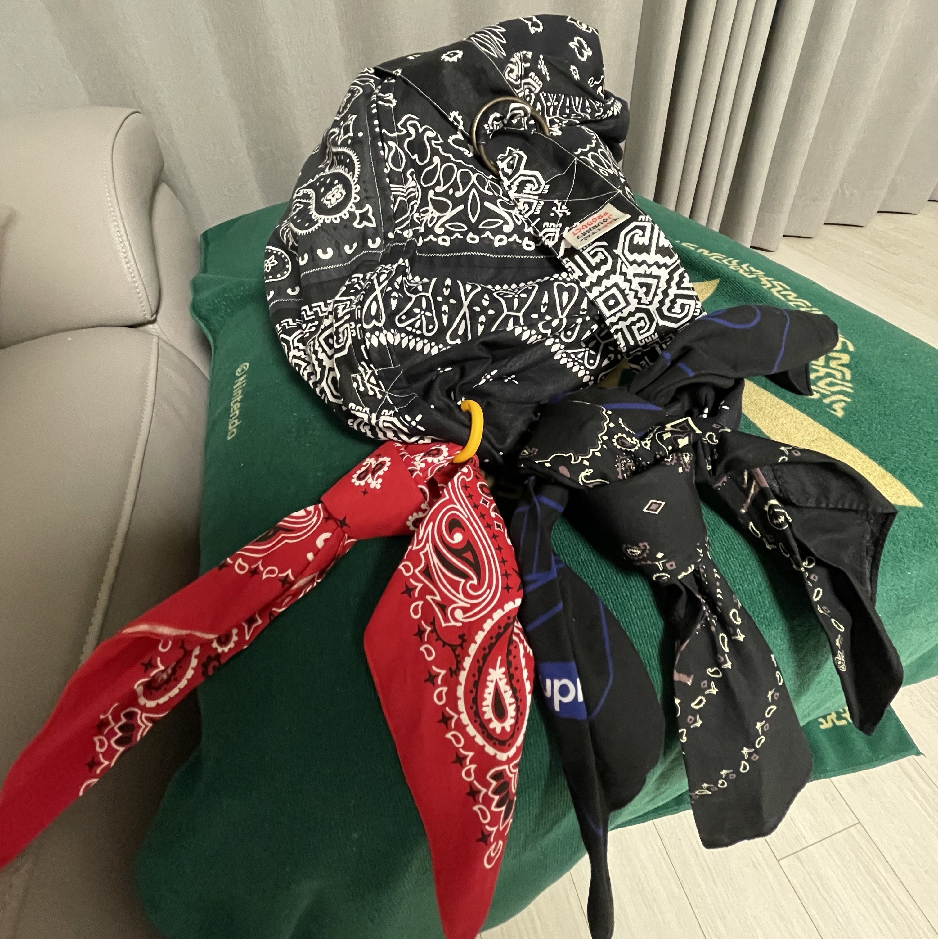 Supreme Hav-A-Hank Bandanas Multicolor (Set of 3) - 24SS, Kapital Gauze Bandana Patchwork Pt Transit Snufkin Bag Black 착용 스타일