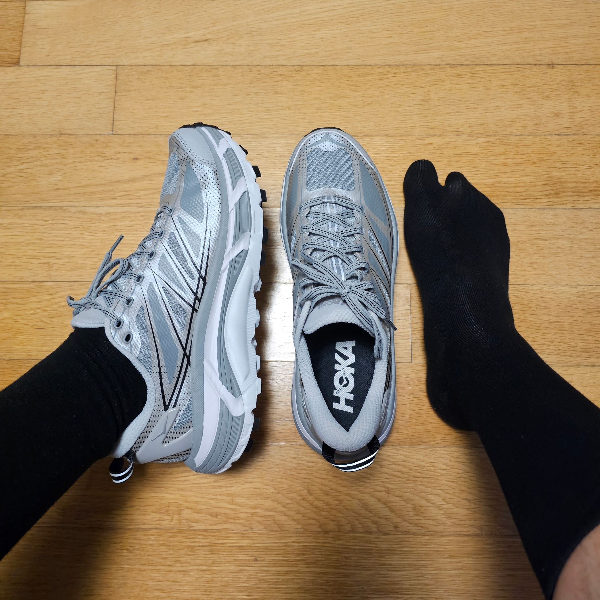 Hoka Mafate Speed 2 Stellar Grey Galactic Grey 착용 스타일 - 3