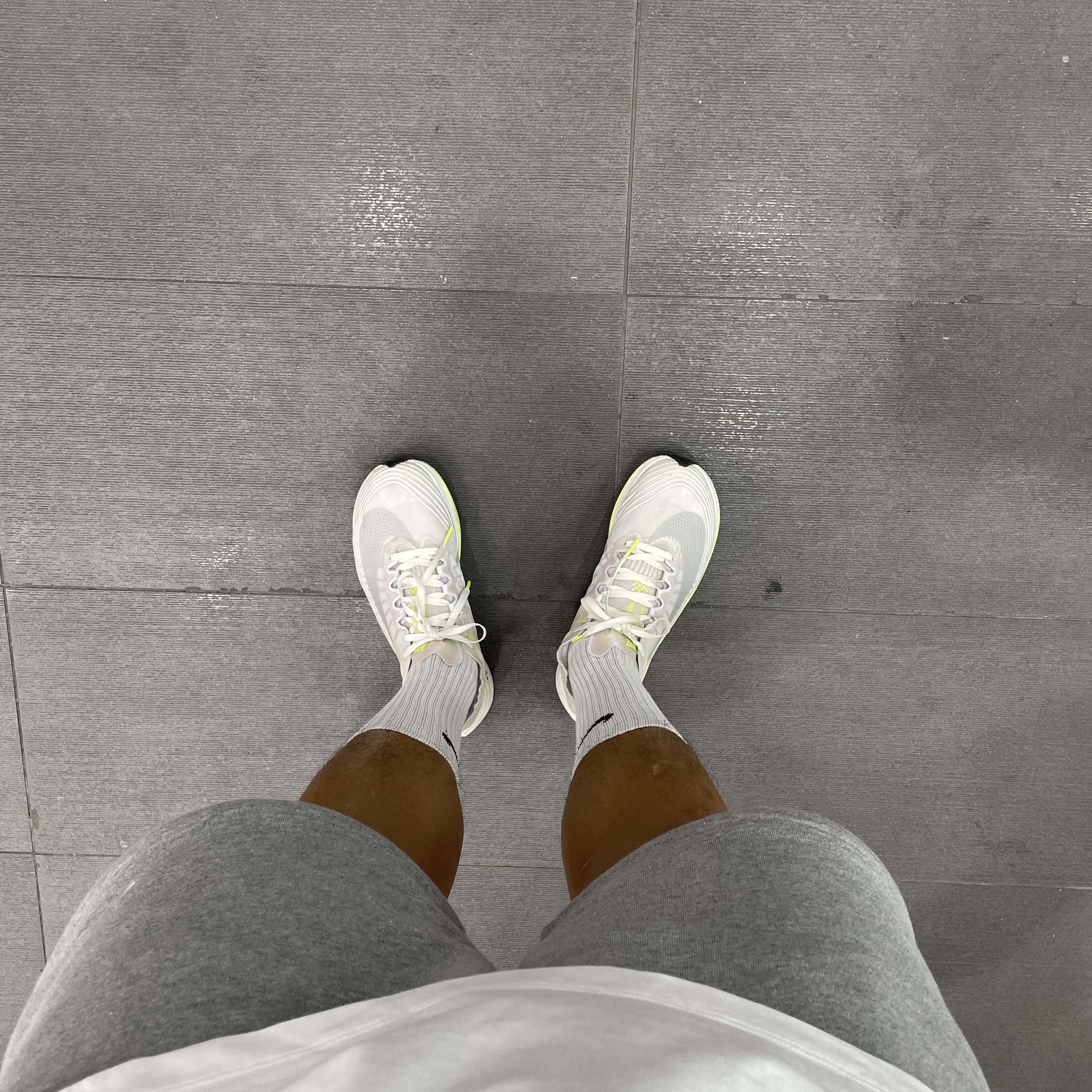 Nike NRG Solo Swoosh Fleece Shorts Dark Grey Heather - Asia, Nike Zoom Fly SP Fast White Volt 착용 스타일