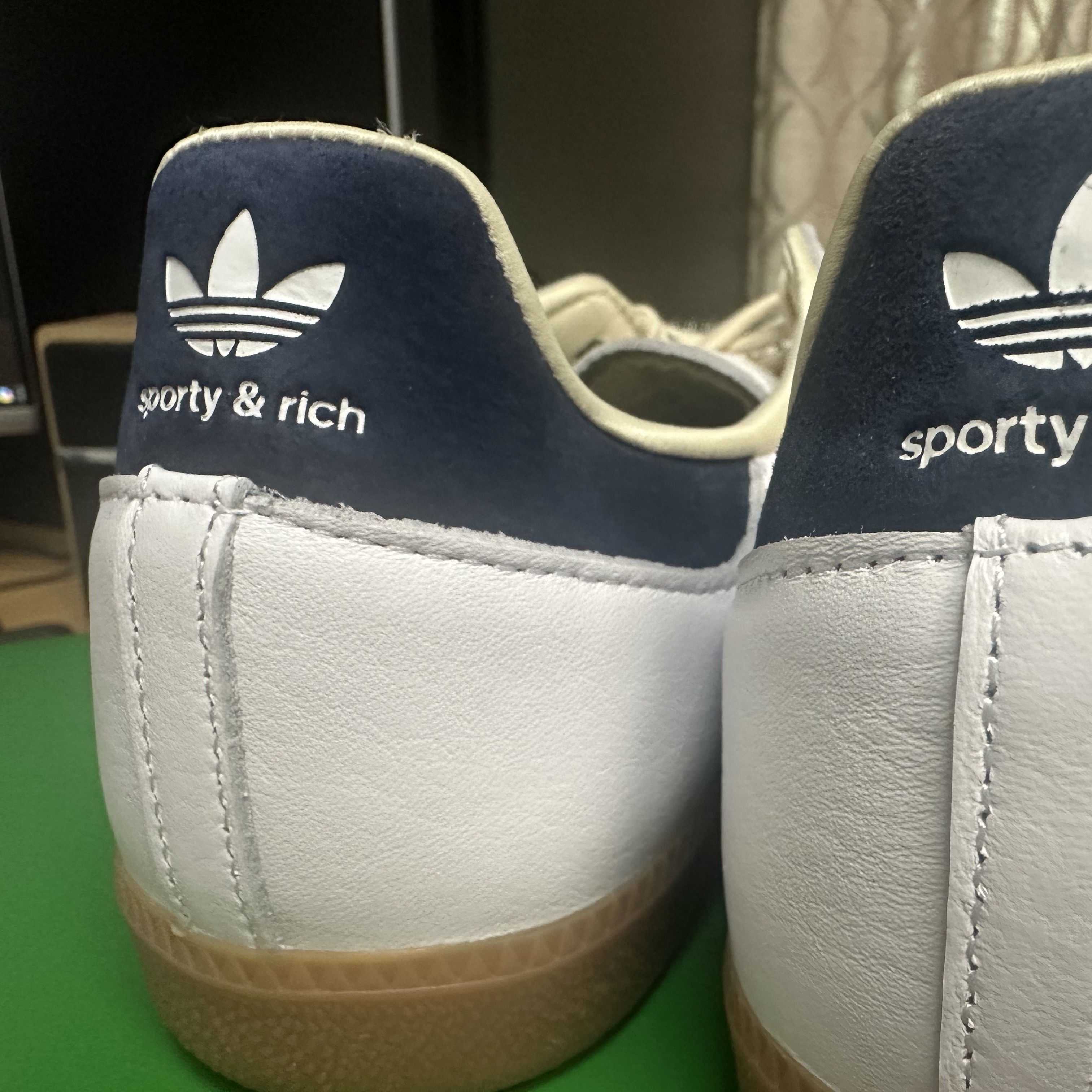 Adidas x Sporty & Rich Samba OG Cloud White Night Indigo 착용 스타일 - 2
