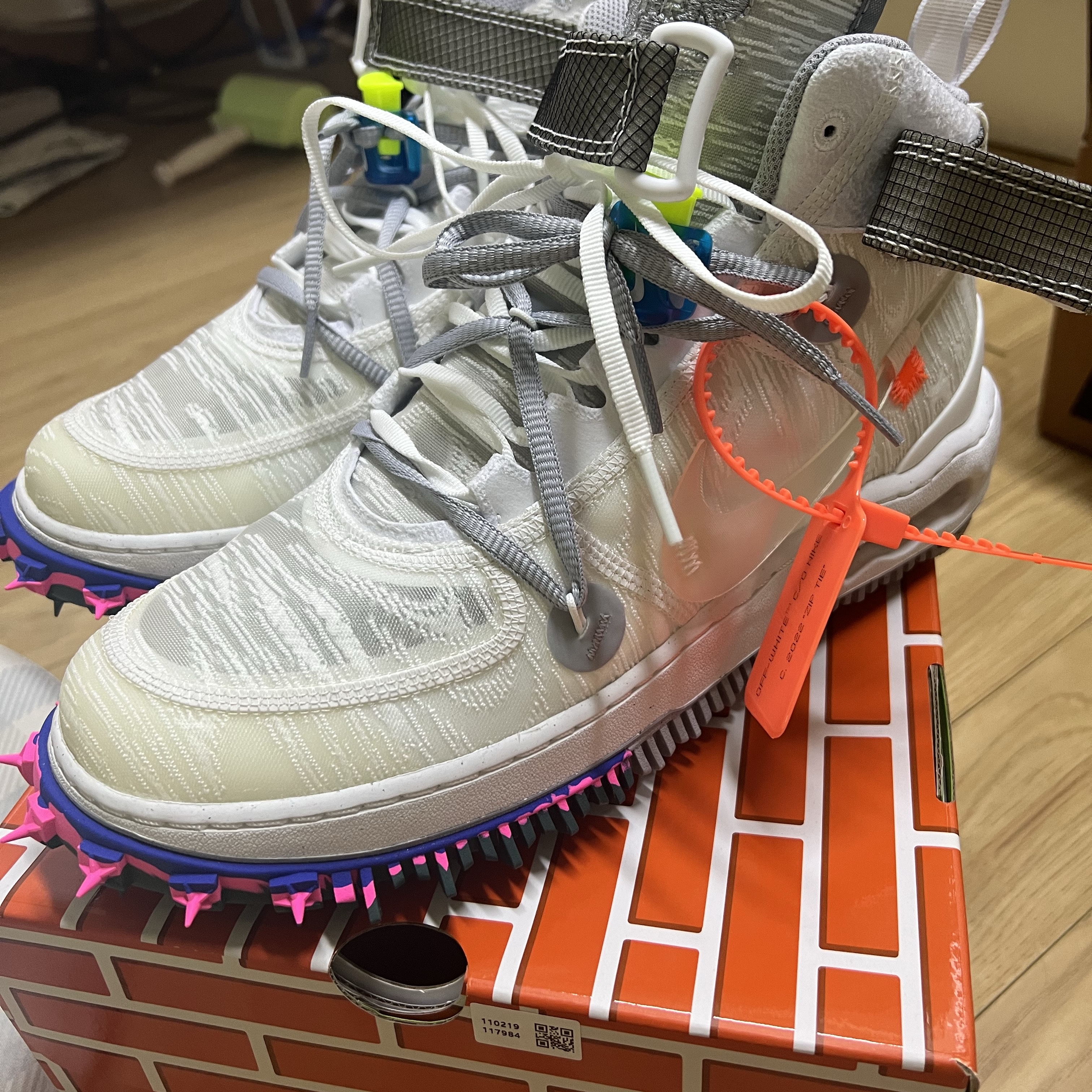 Nike x Off-White Air Force 1 Mid SP White 착용 스타일 - 1
