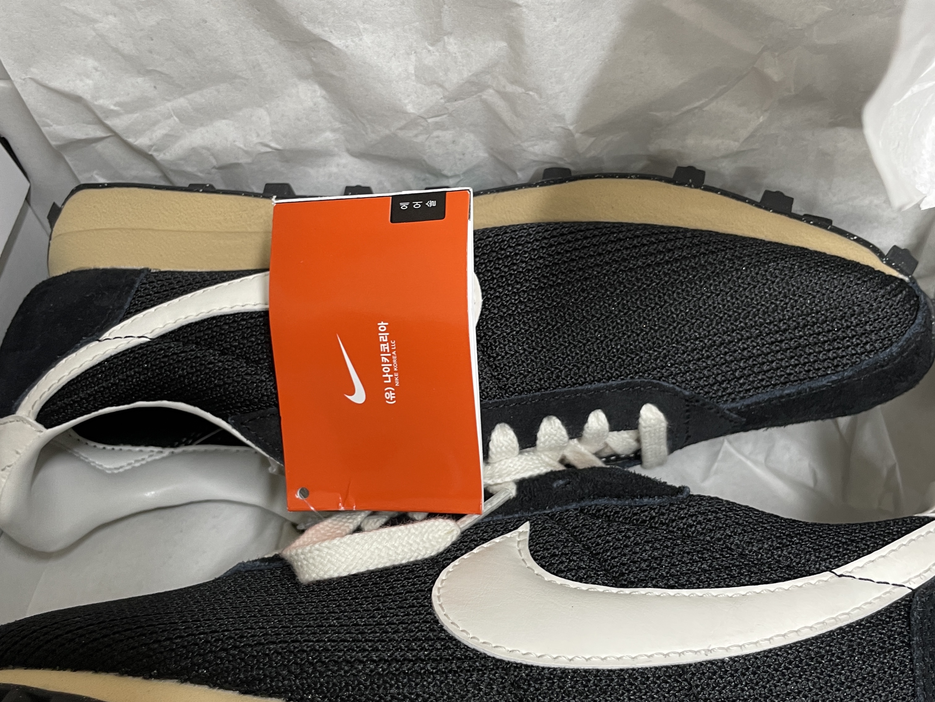Nike LD-1000 SP Black and Sail 착용 스타일 - 1