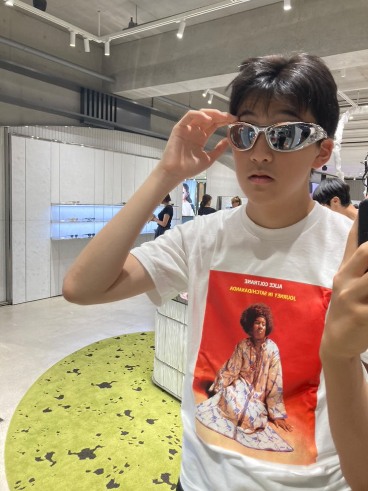 Supreme Satchidananda T-Shirt White - 24SS 착용 스타일 - 2