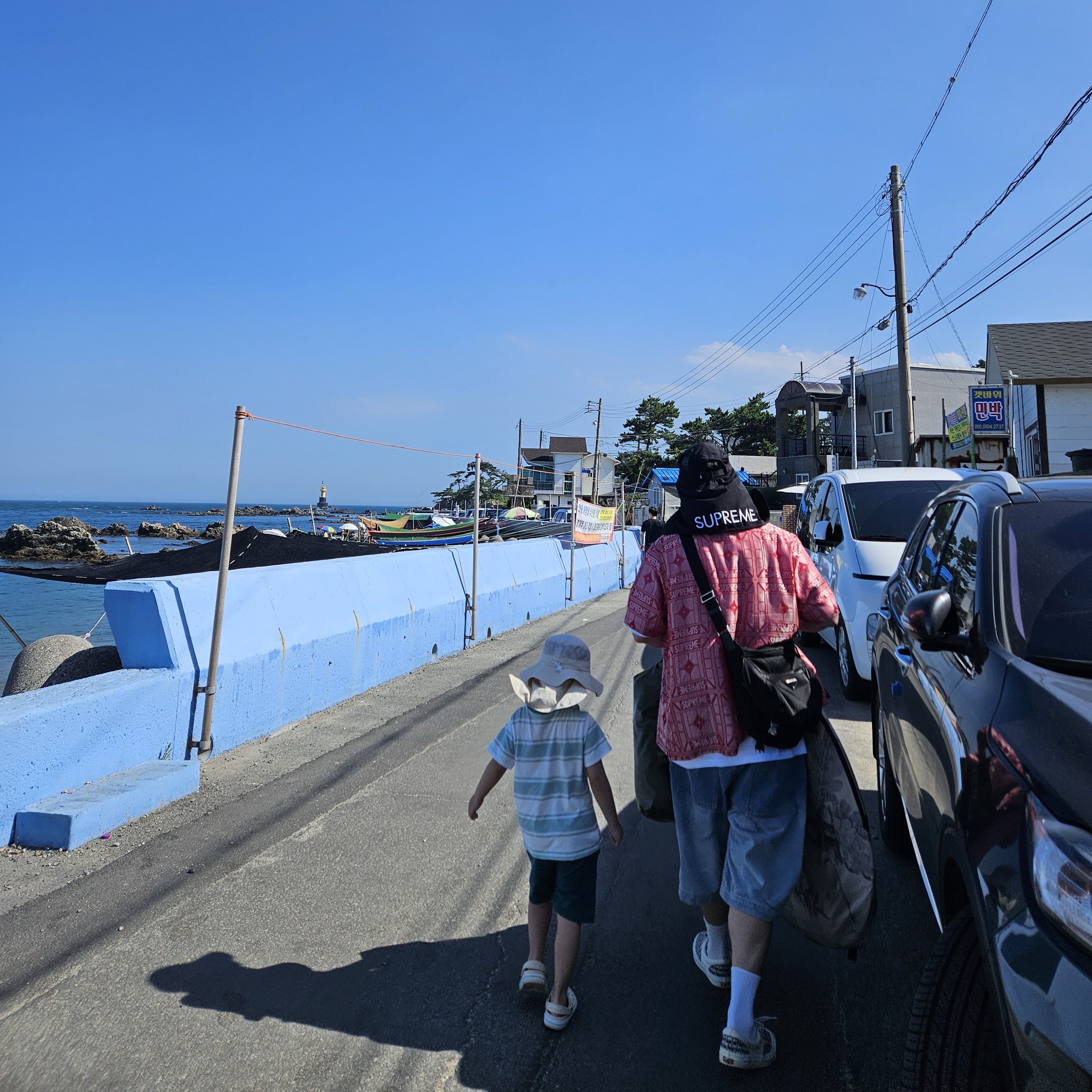 Supreme x The North Face Sunshield Camp Cap Black - 20SS, Supreme Tray Jacquard S/S Shirt Red - 24SS 착용 스타일 - 4
